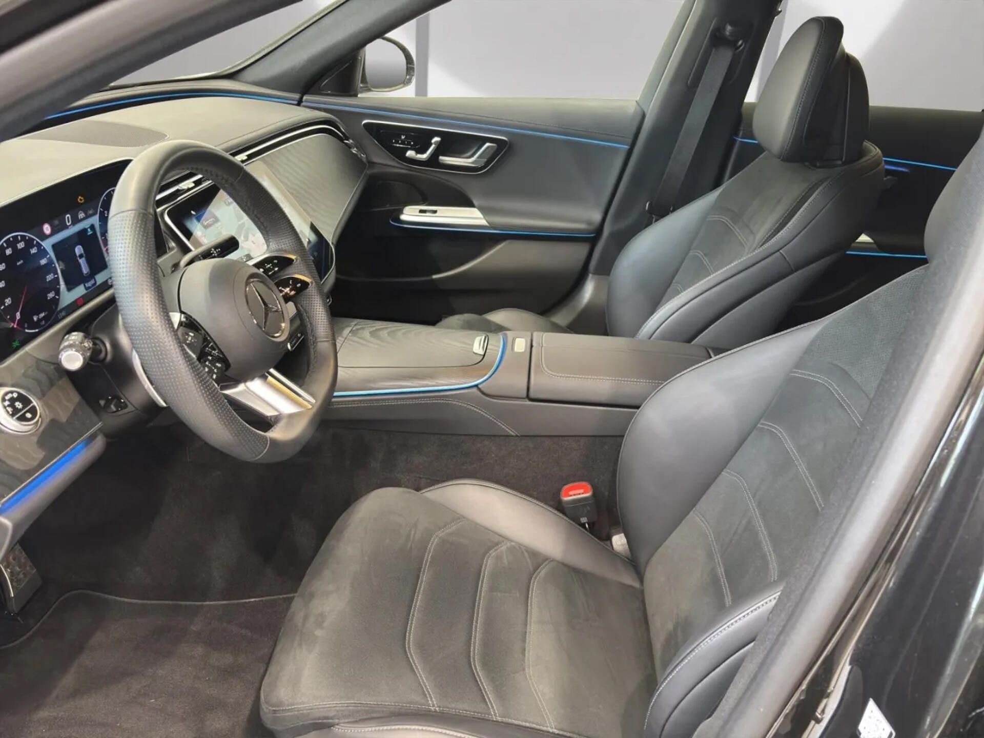 Mercedes-Benz Třídy E, 220d AMG Advanced+ 360 DIGI.L - fotka 6
