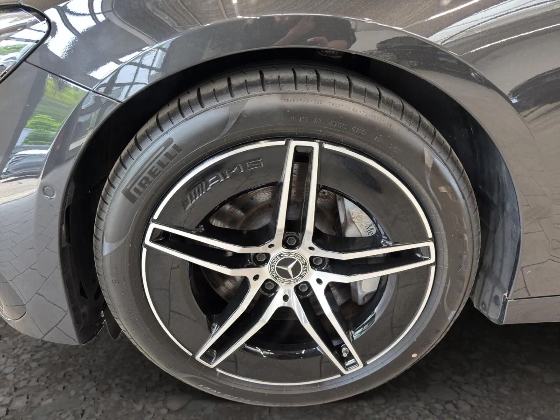 Mercedes-Benz Třídy E, 220d AMG Advanced+ 360 DIGI.L - fotka 5