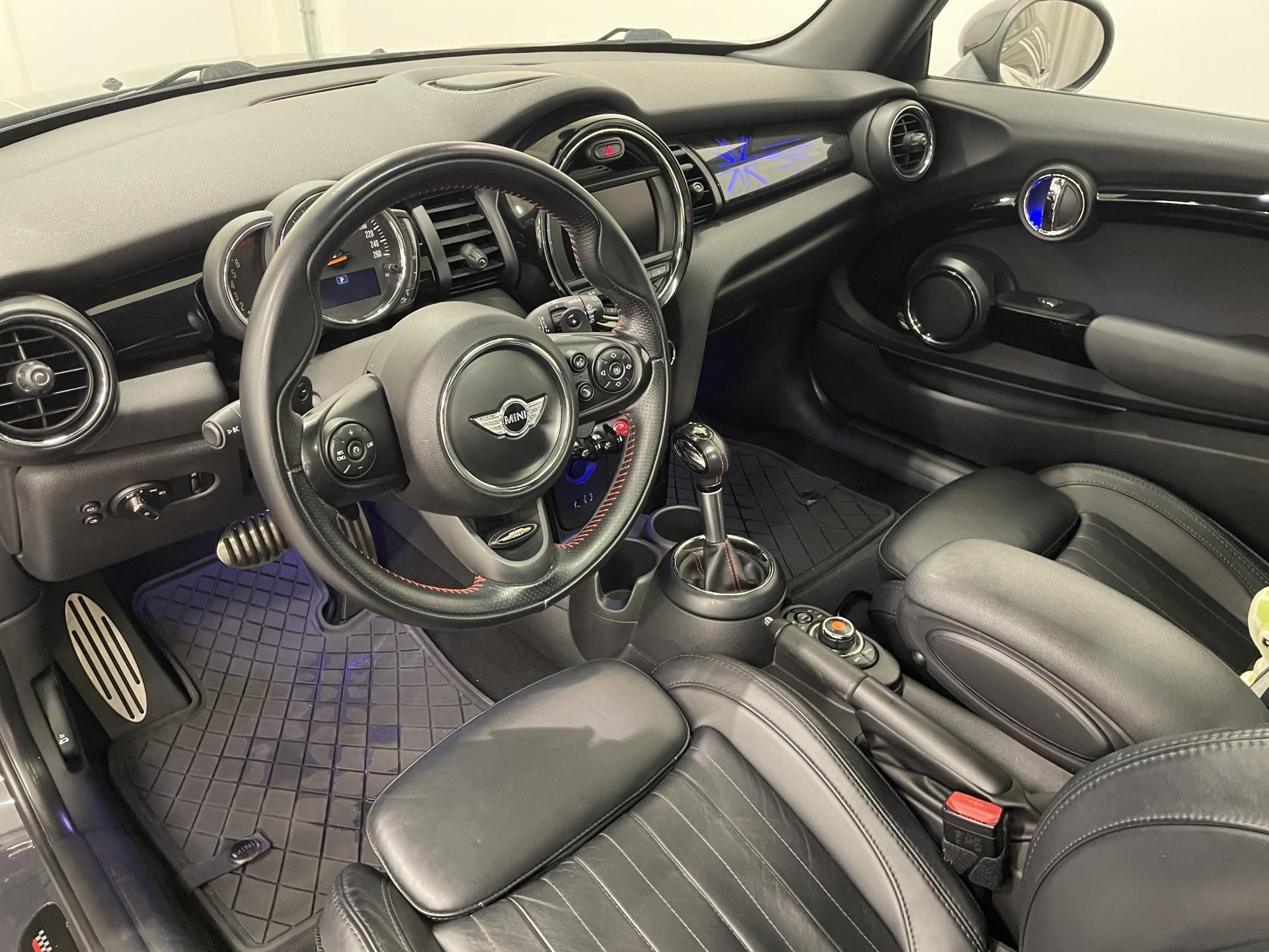 Mini Cooper S, JCW paket,141kw - fotka 6