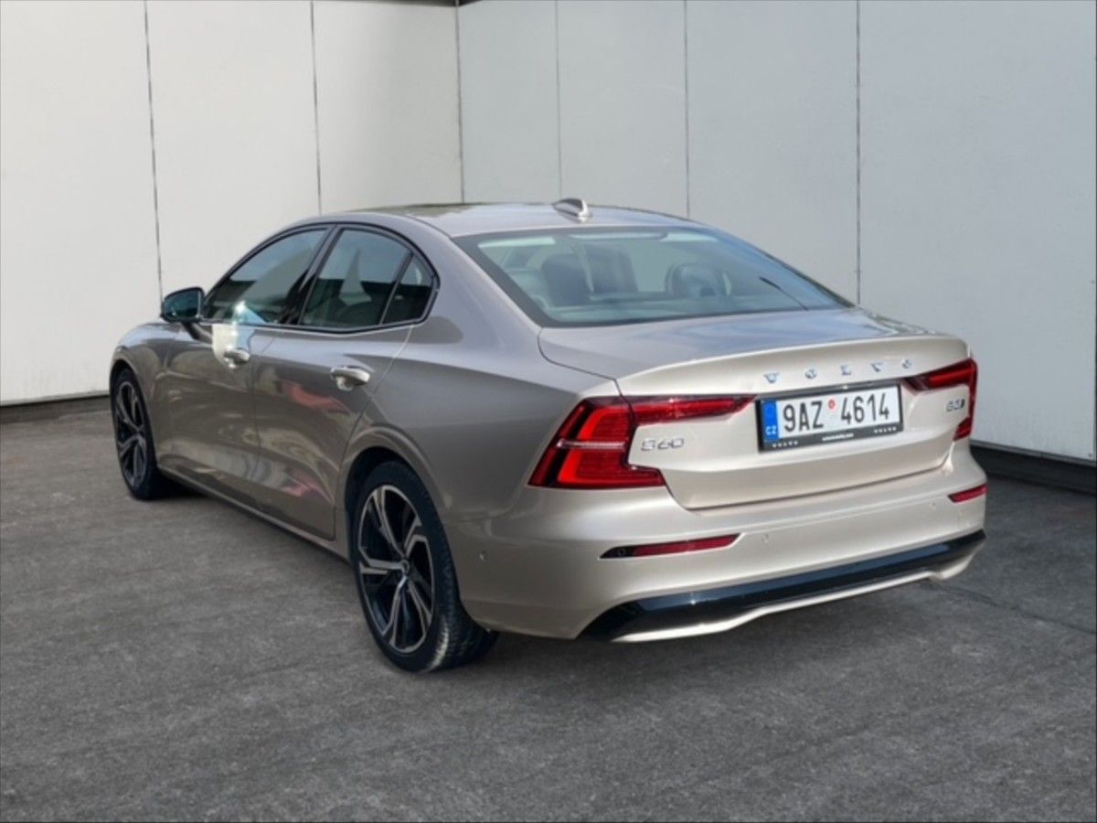 Volvo S60, 2,0 B5 Ultimate Dark AWD AT - fotka 4