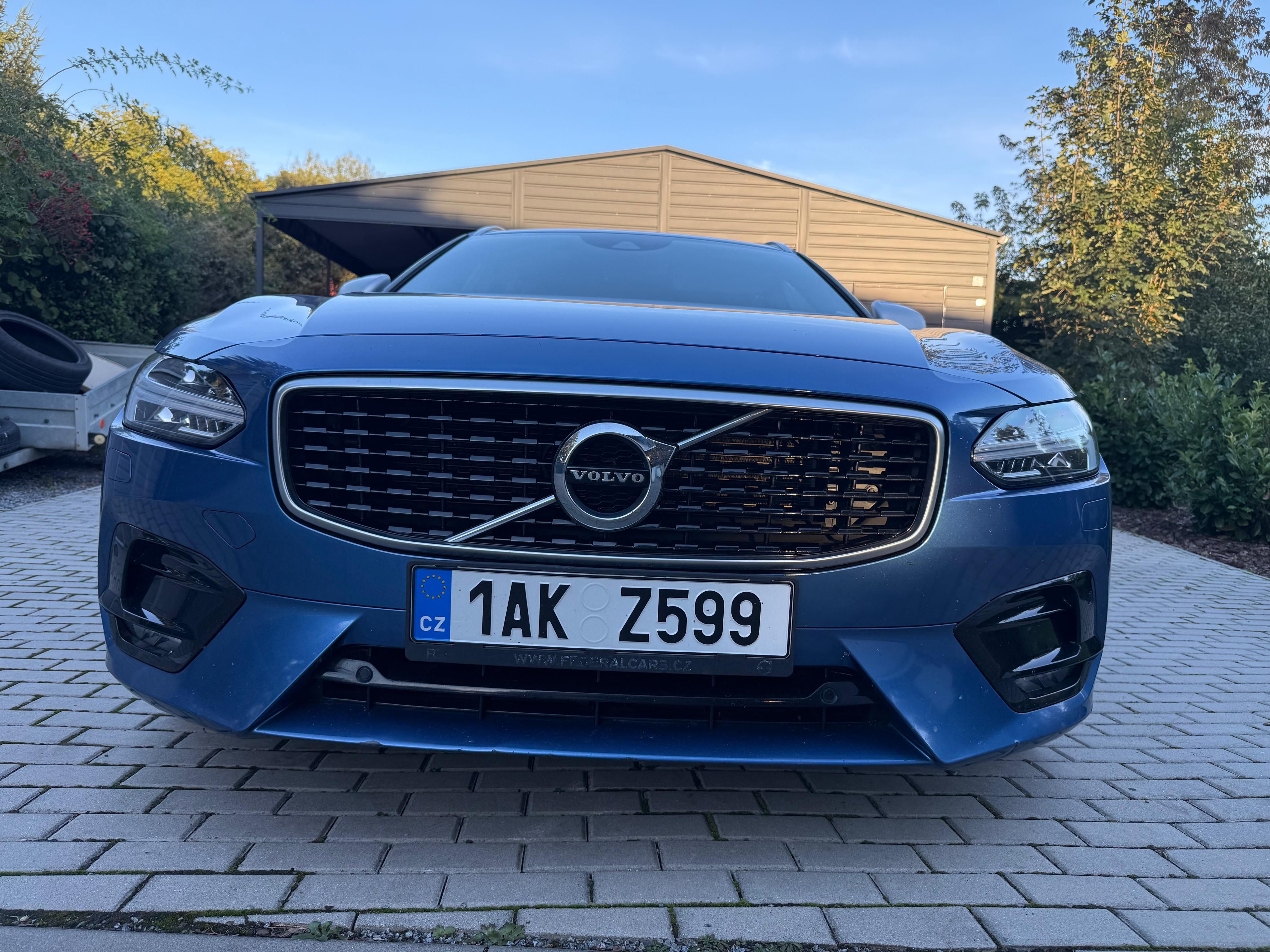 Volvo V90, T5 184kw R-Desing - fotka 3