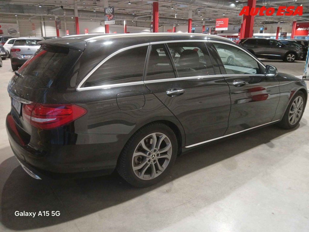Mercedes-Benz Třídy C, 2.2D C220,2.maj - fotka 2