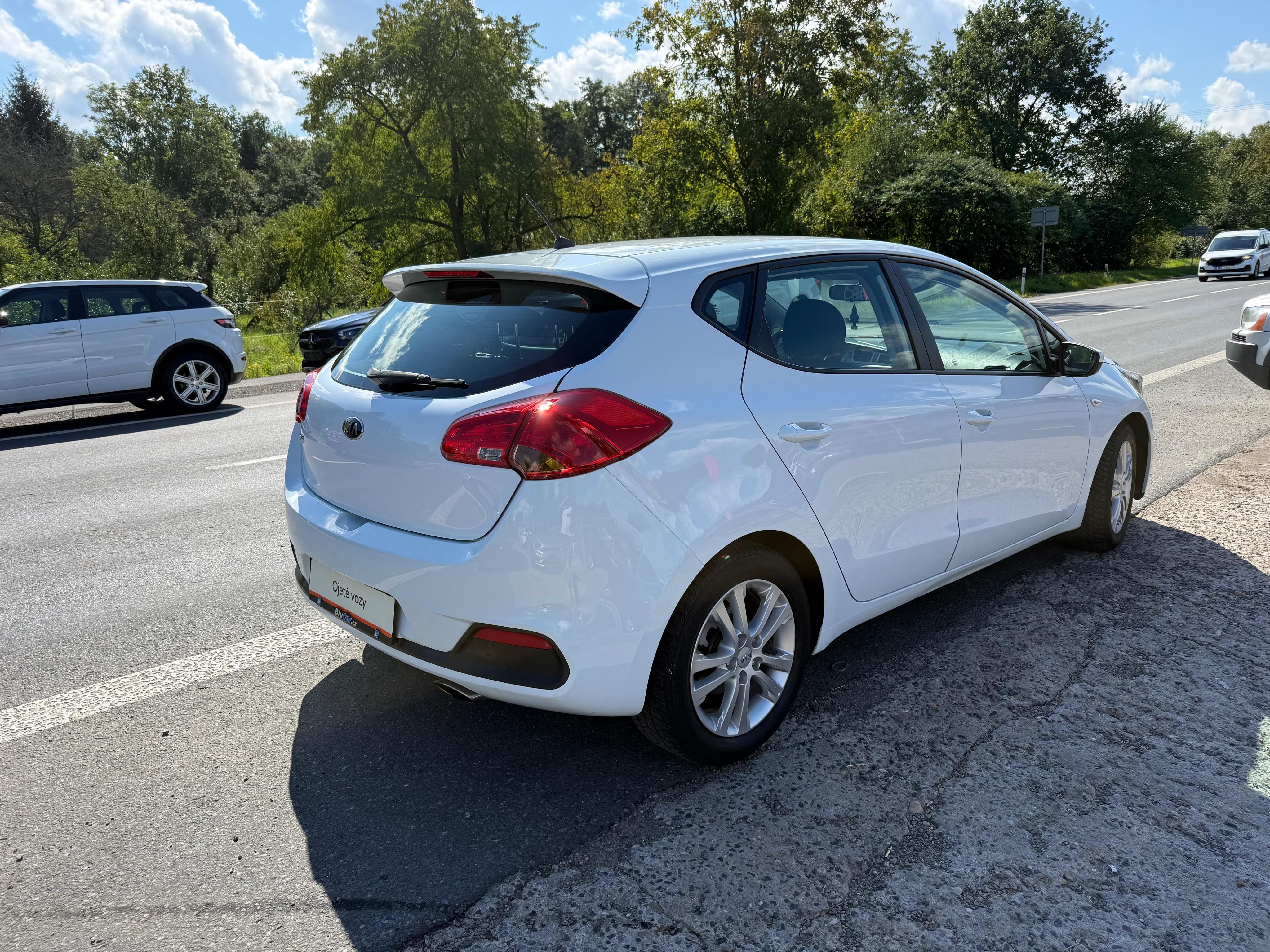 Kia Cee´d, 1.4 CVVT ČR - fotka 5