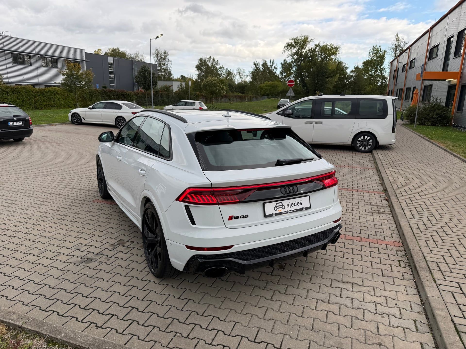 Audi RS Q8, 4.0 TFSI quattro/ČR-1.maj/DPH - fotka 6