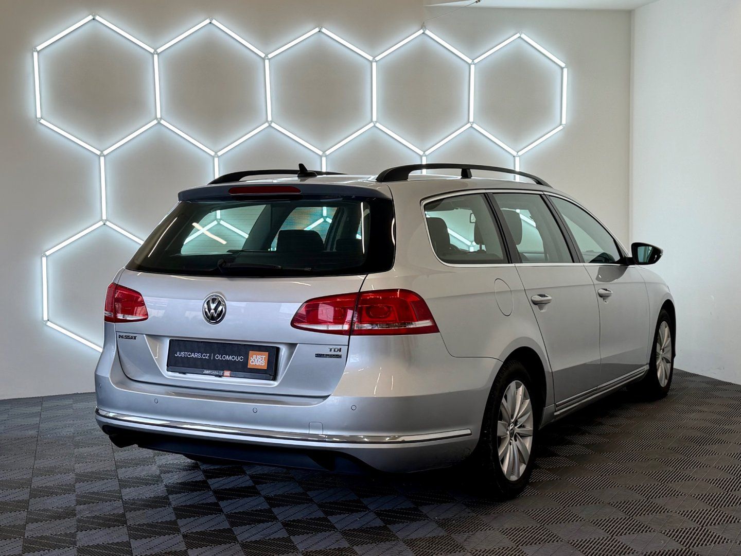 Volkswagen Passat, 1.6 TDI, 77kW, BlueMotion, - fotka 5