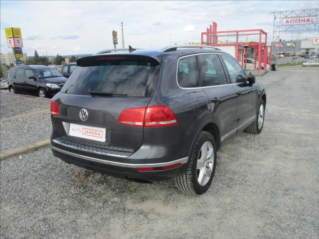 Volkswagen Touareg, 3,0 TDI, DSG,servis,el.tažné - fotka 6