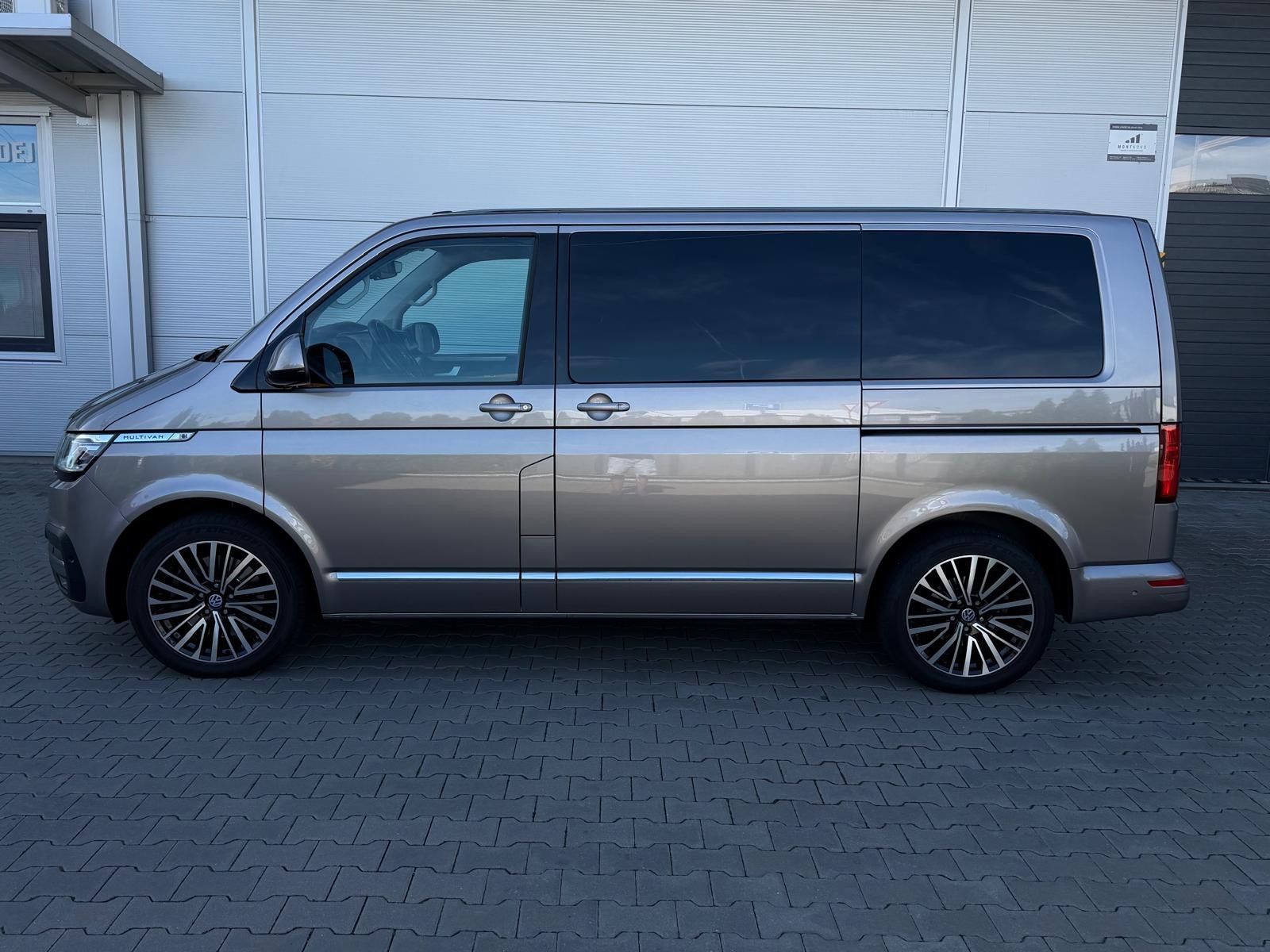 Volkswagen Multivan, 6.1 2.0 biTDI DSG 4x4 Highline - fotka 6