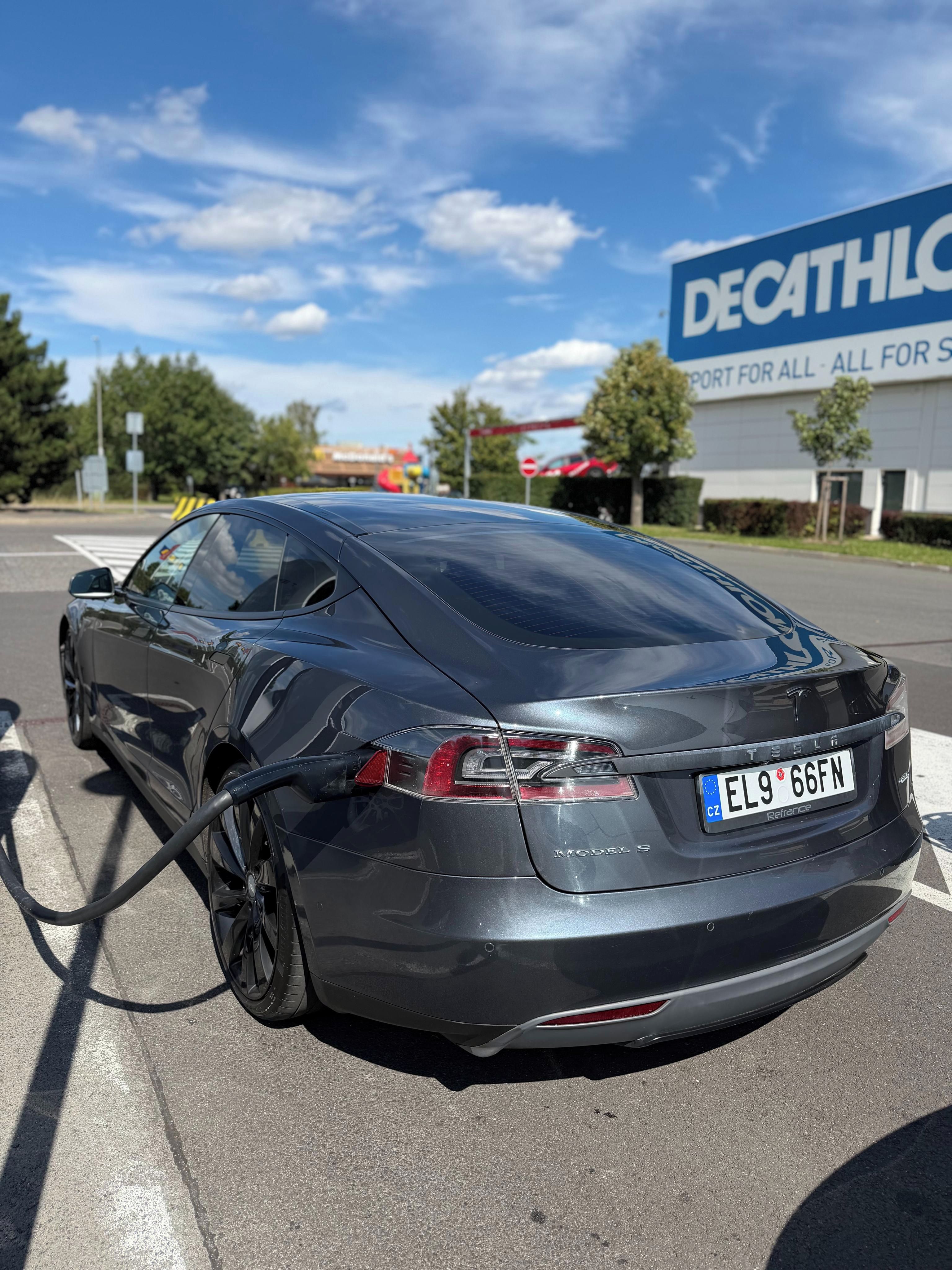 Tesla Model S, 85D/SoH 92%/SC01/FREE - fotka 5