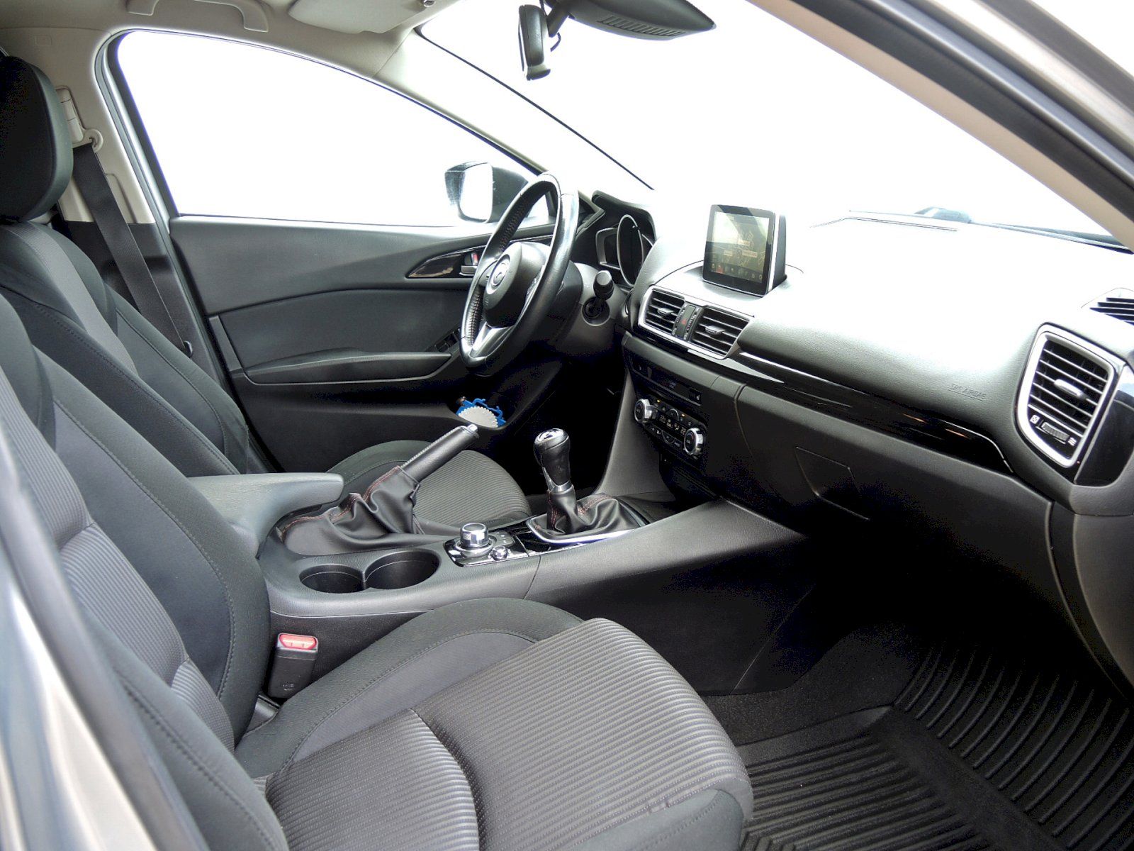 Mazda 3, 1.5i 74kW Skyactiv - fotka 6