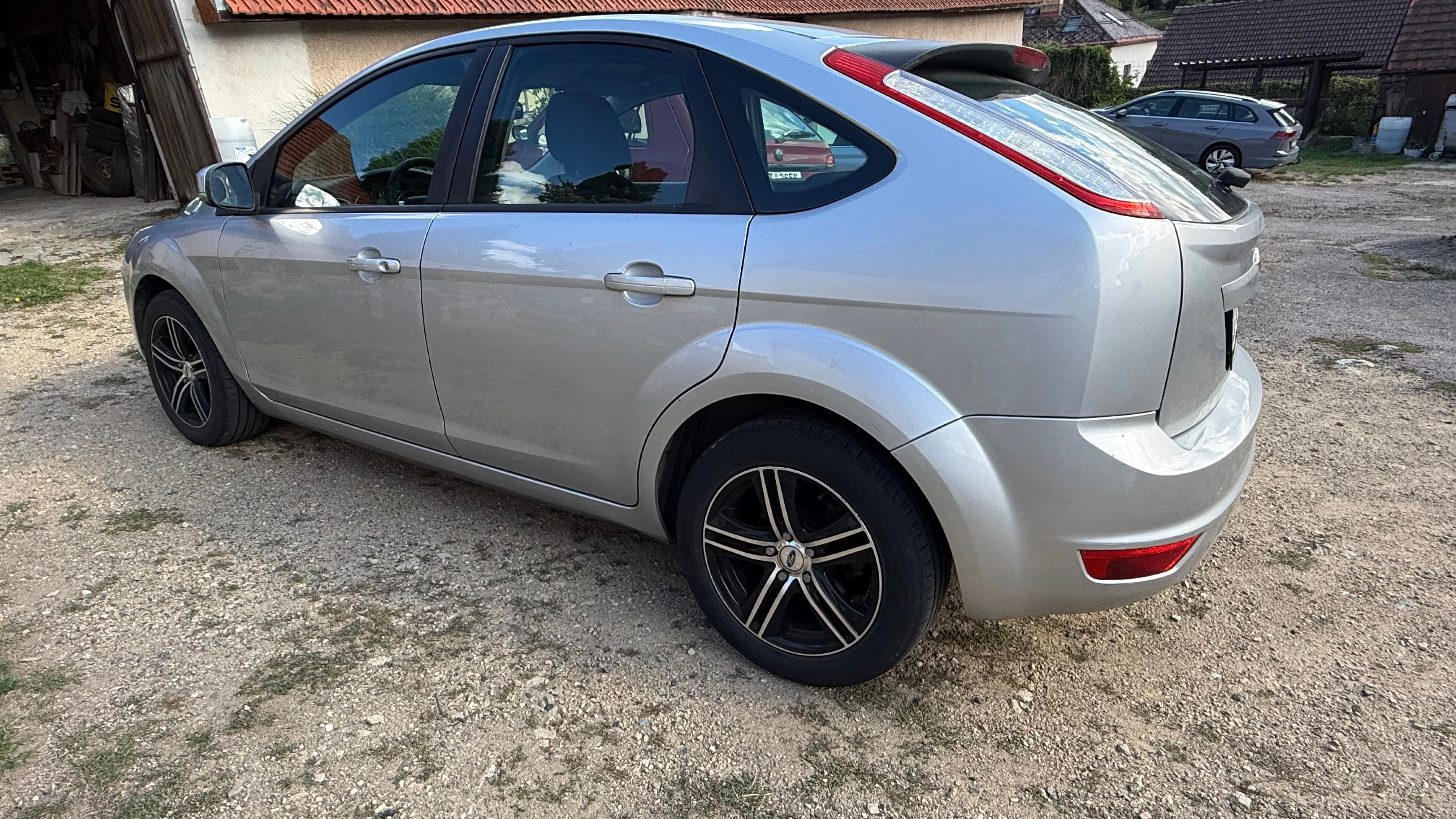 Ford Focus, 1.6 Benzin - fotka 2