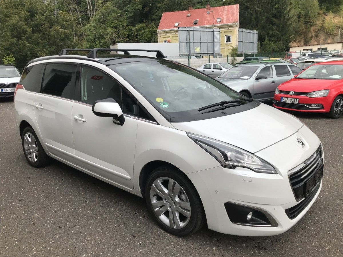 Peugeot 5008, 1,6 HDi 88kW Automat - fotka 4