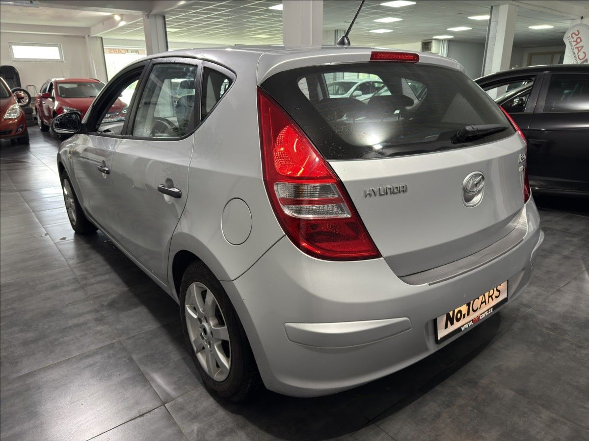 Hyundai i30, 1,4   CVVT 95.000KM KLIMA - fotka 4