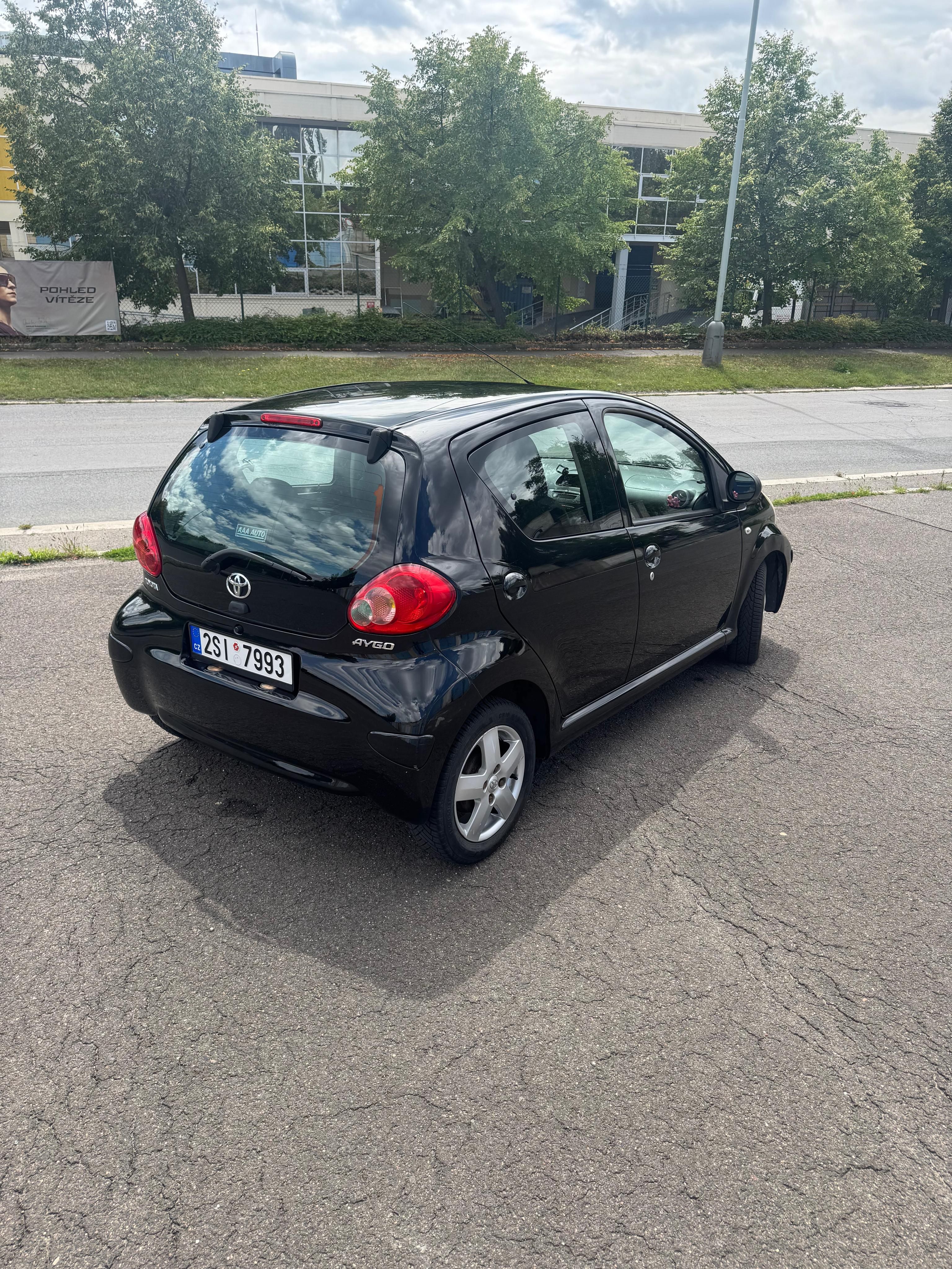 Toyota Aygo, 50kW, Klima, Servis, ČR - fotka 4
