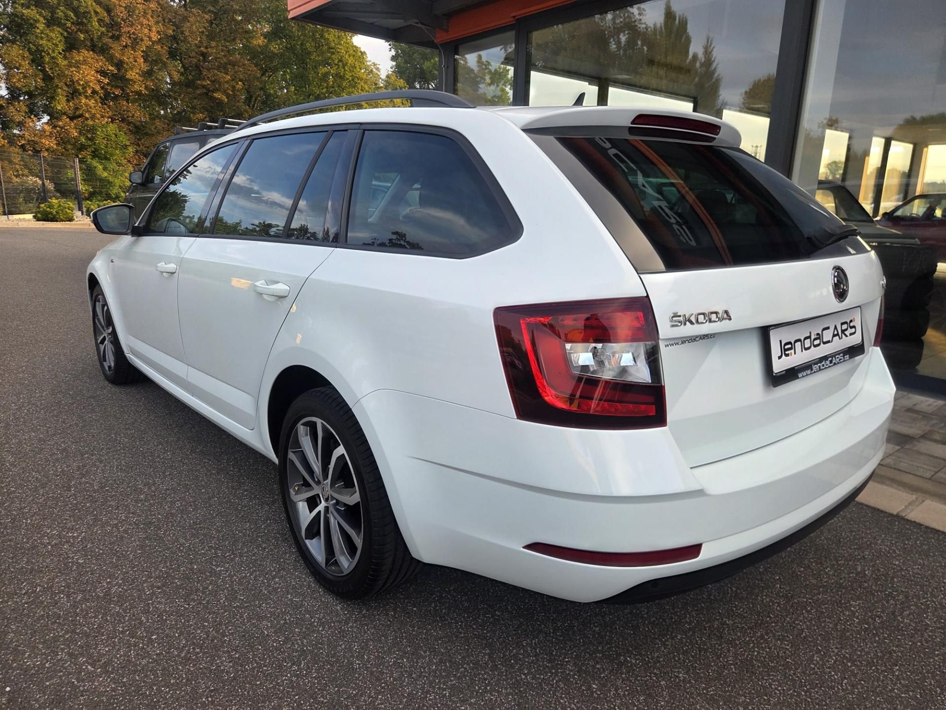 Škoda Octavia, 1.6 TDI SERVISNÍ KNÍŽKA - fotka 4