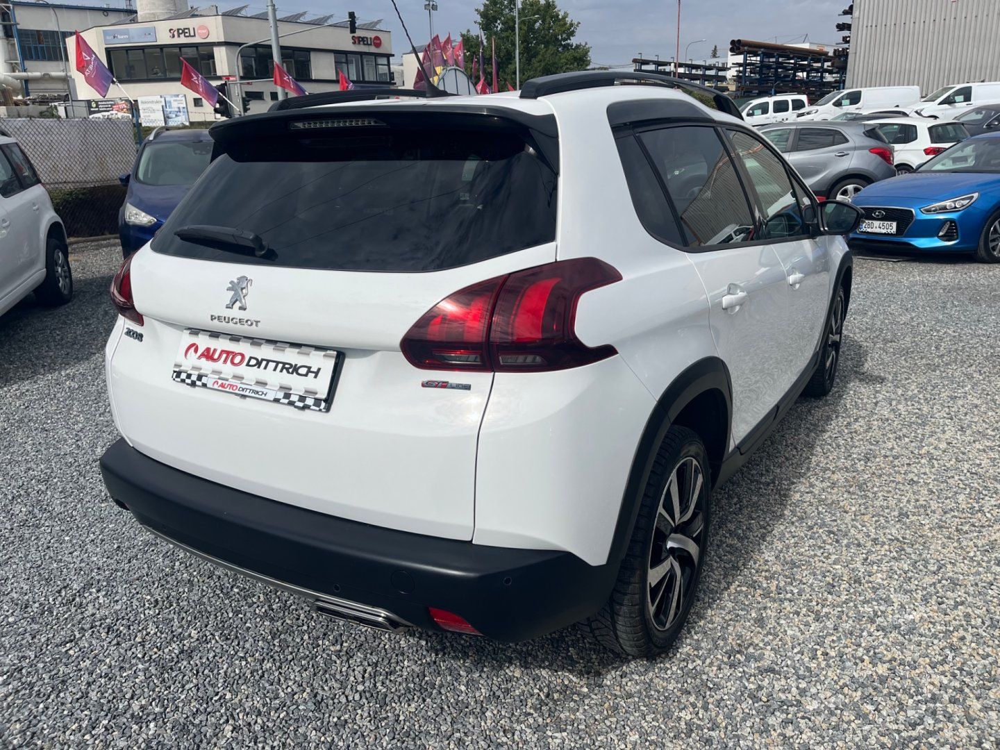 Peugeot 2008, 1.2 PT GT - fotka 5