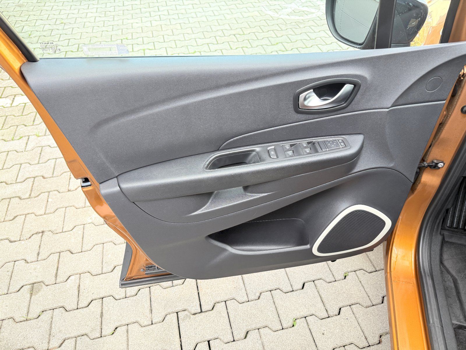 Renault Captur, 0.9TCe 66kW/90PS - fotka 6