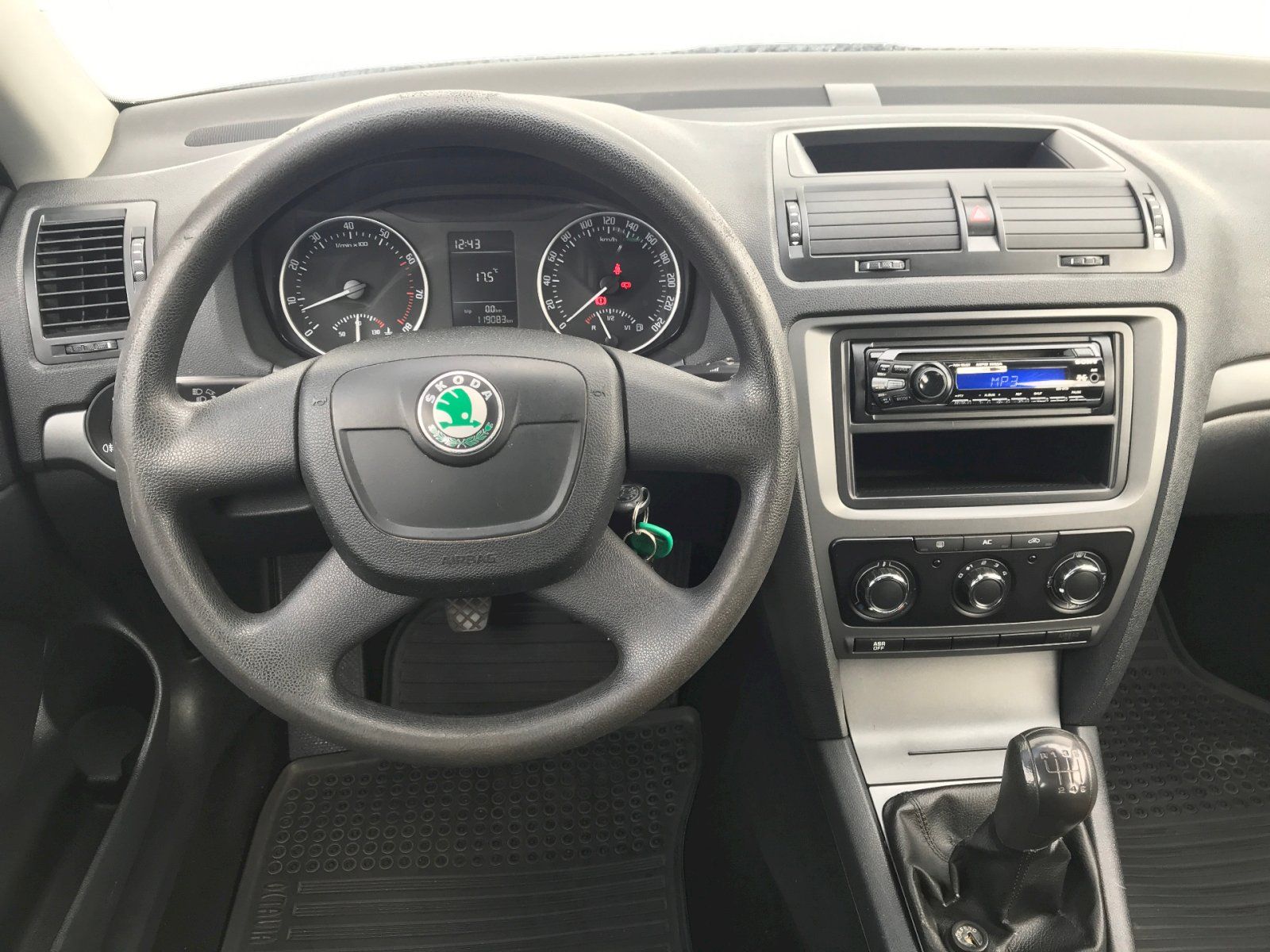 Škoda Octavia, CLASSIC  1,2 TSI - fotka 5