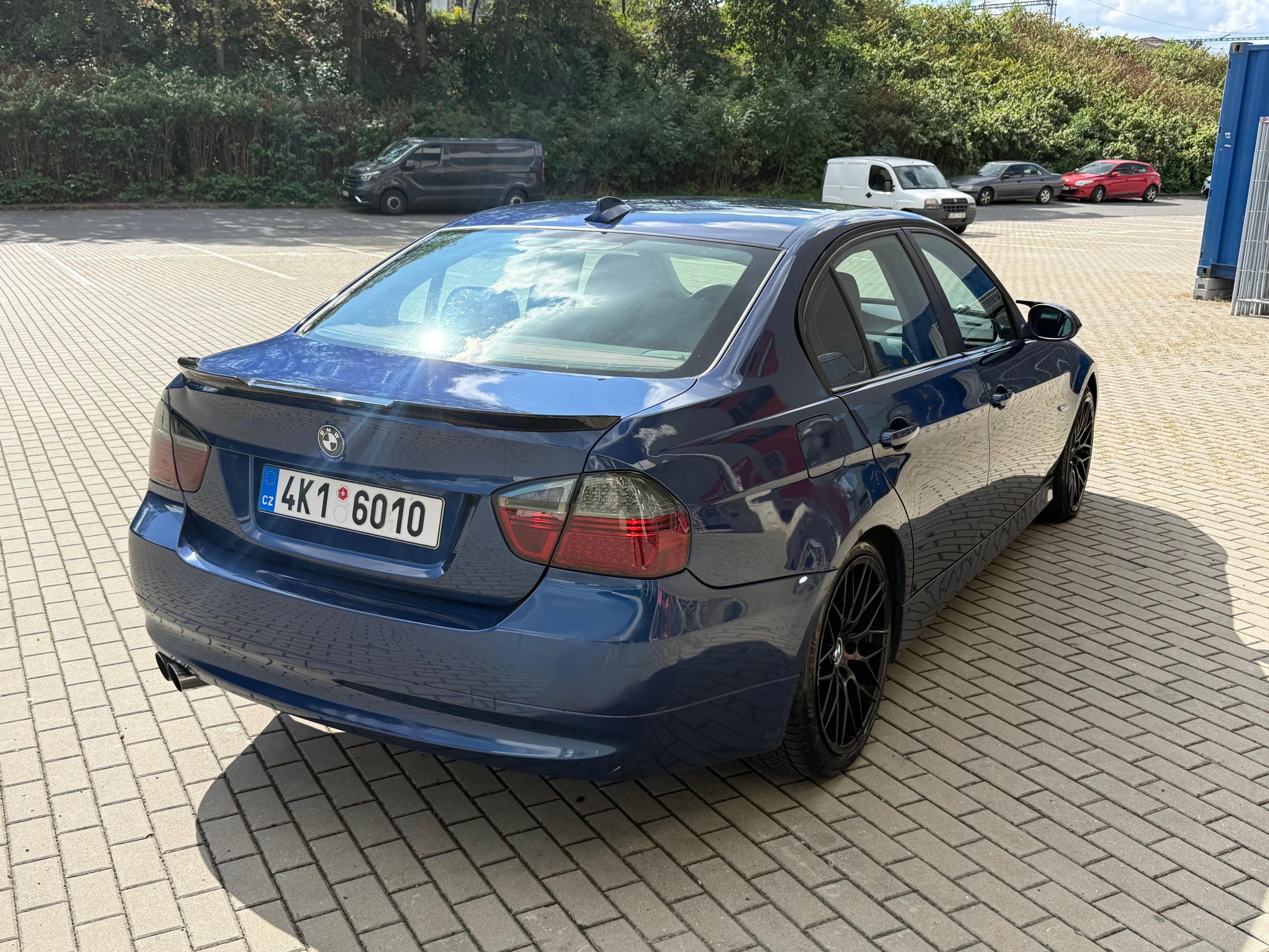 BMW Řada 3, 325i, 160kw Manuál - fotka 5