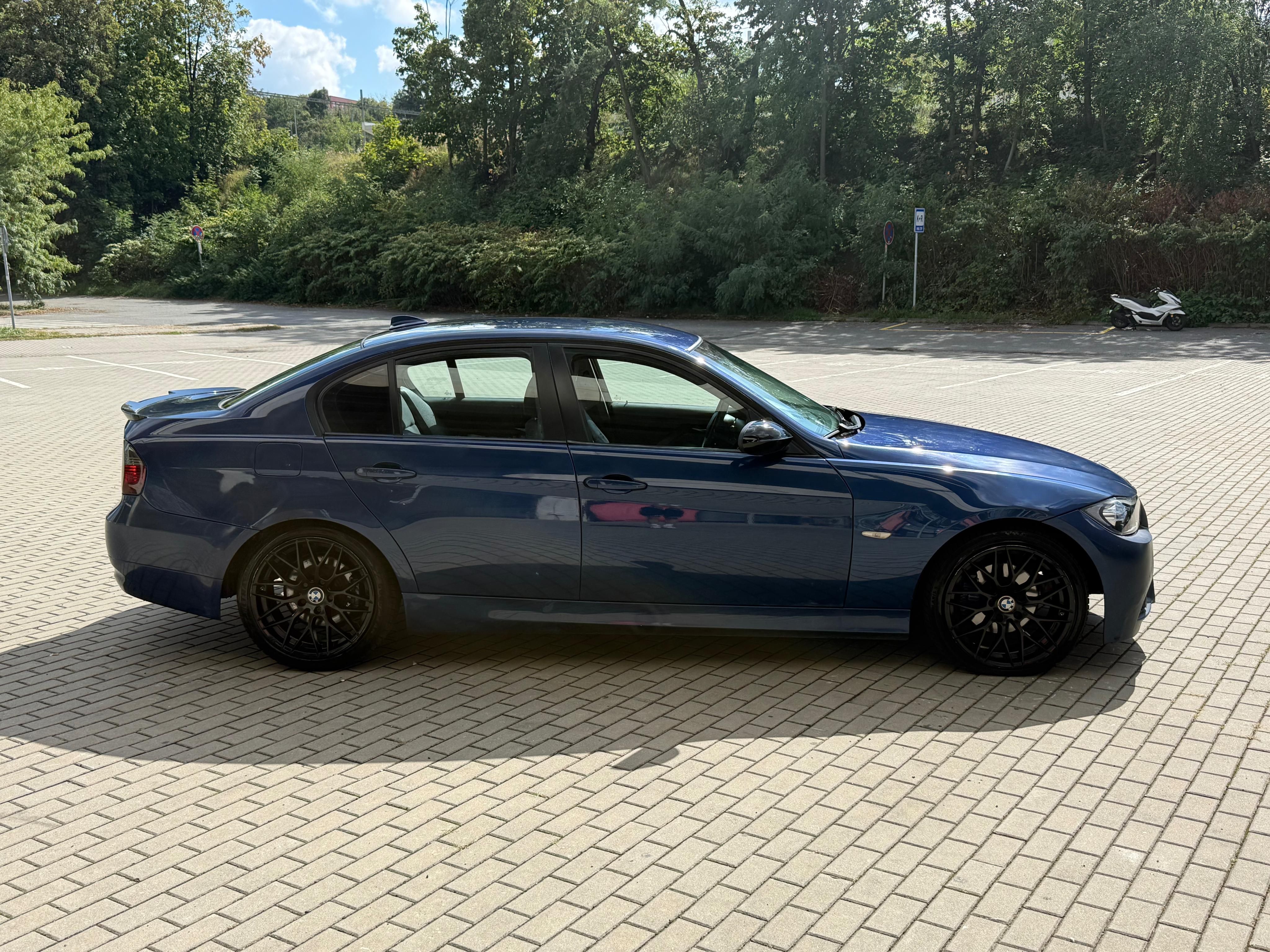BMW Řada 3, 325i, 160kw Manuál - fotka 6
