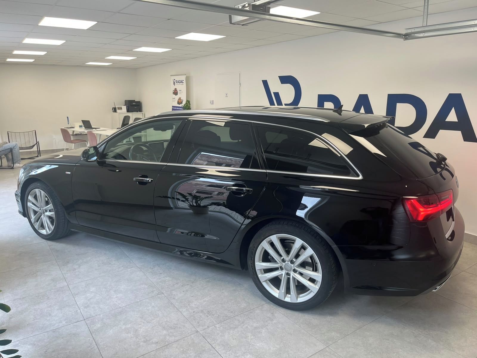 Audi A6 Avant, 3.0 TDI Quattro Kombi - fotka 4
