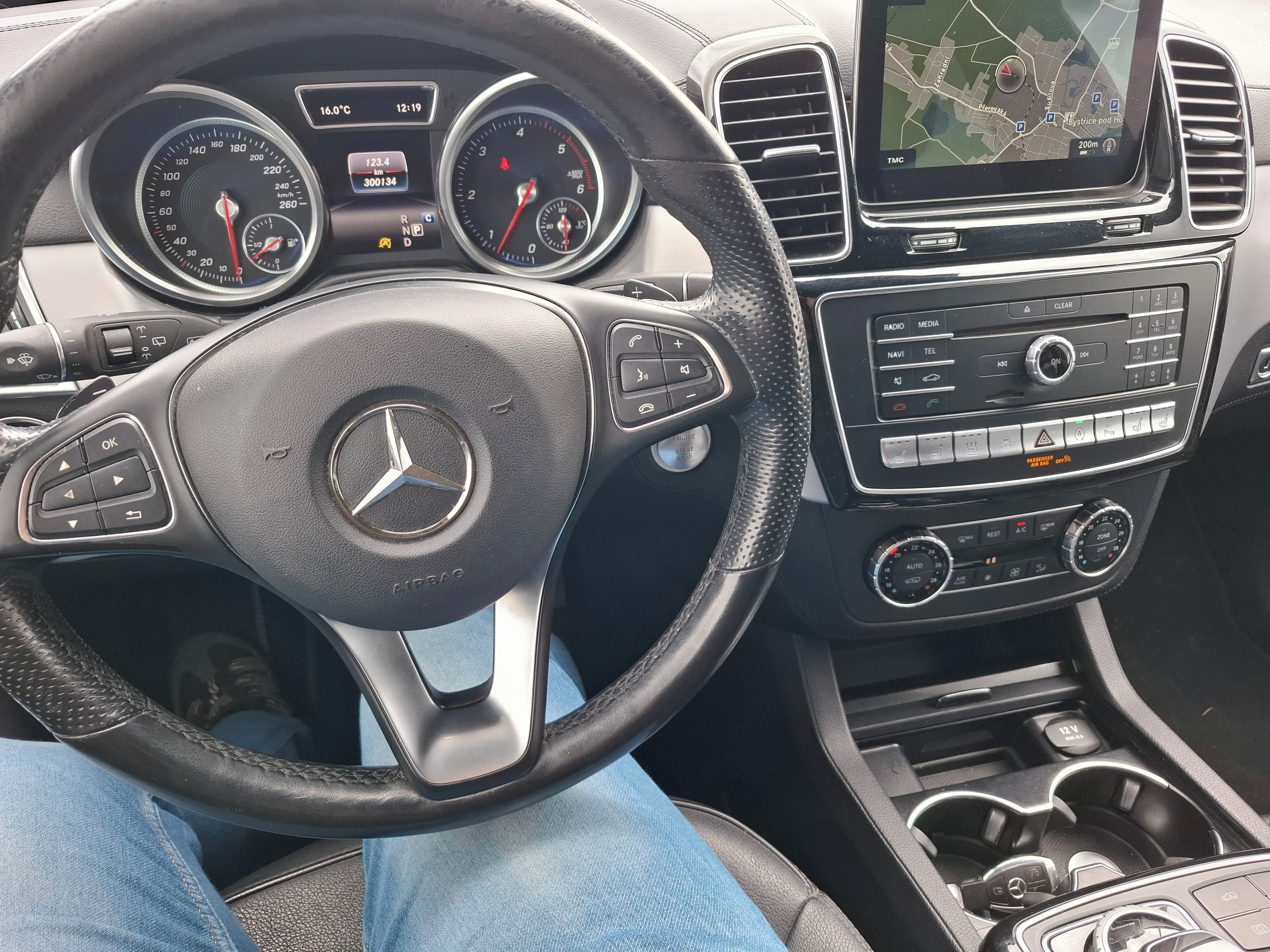 Mercedes-Benz GLE, Mercedes-Benz GLE 350 D 4MATIC - fotka 6