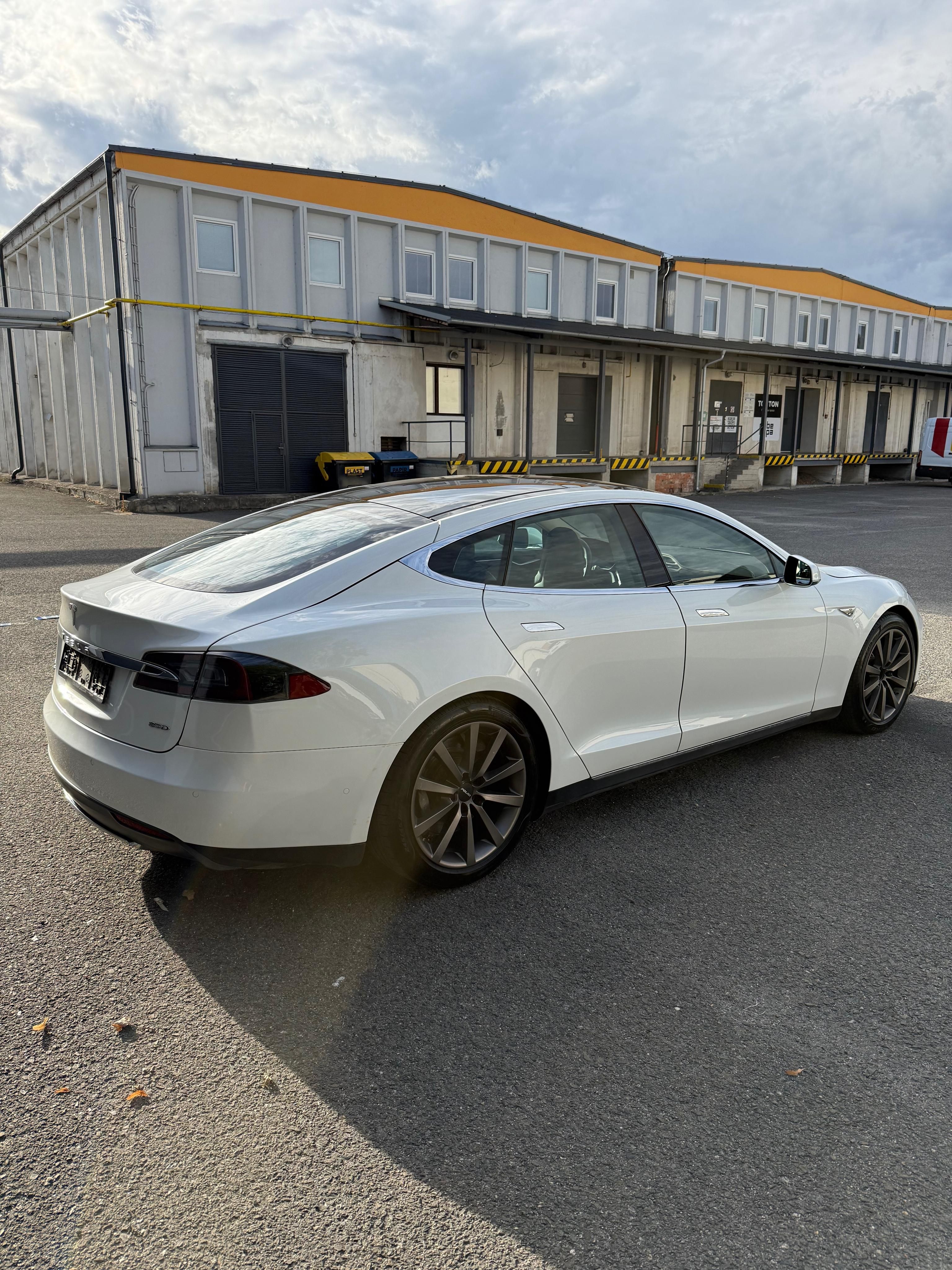 Tesla Model S, 90D – SC01 Free Supercharging - fotka 5
