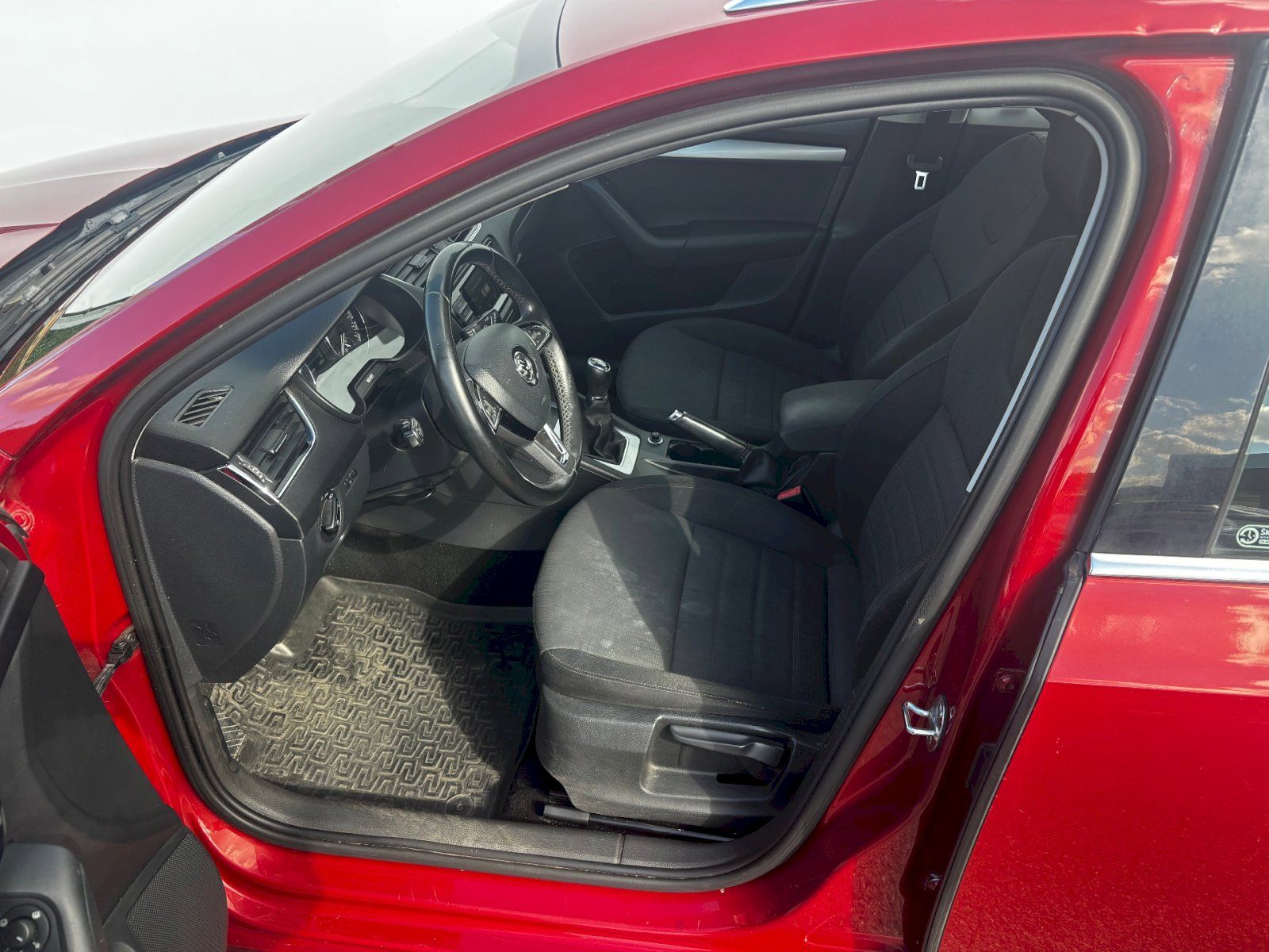 Škoda Octavia, 2.0 TDI 110kW Style Combi - fotka 6