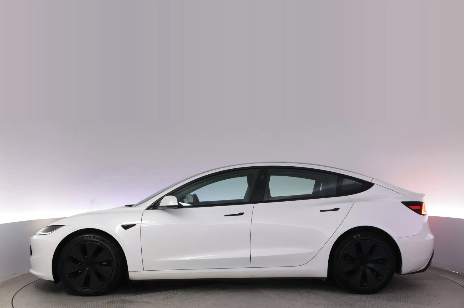 Tesla Model 3, Long Range AWD SoH 93% - fotka 2