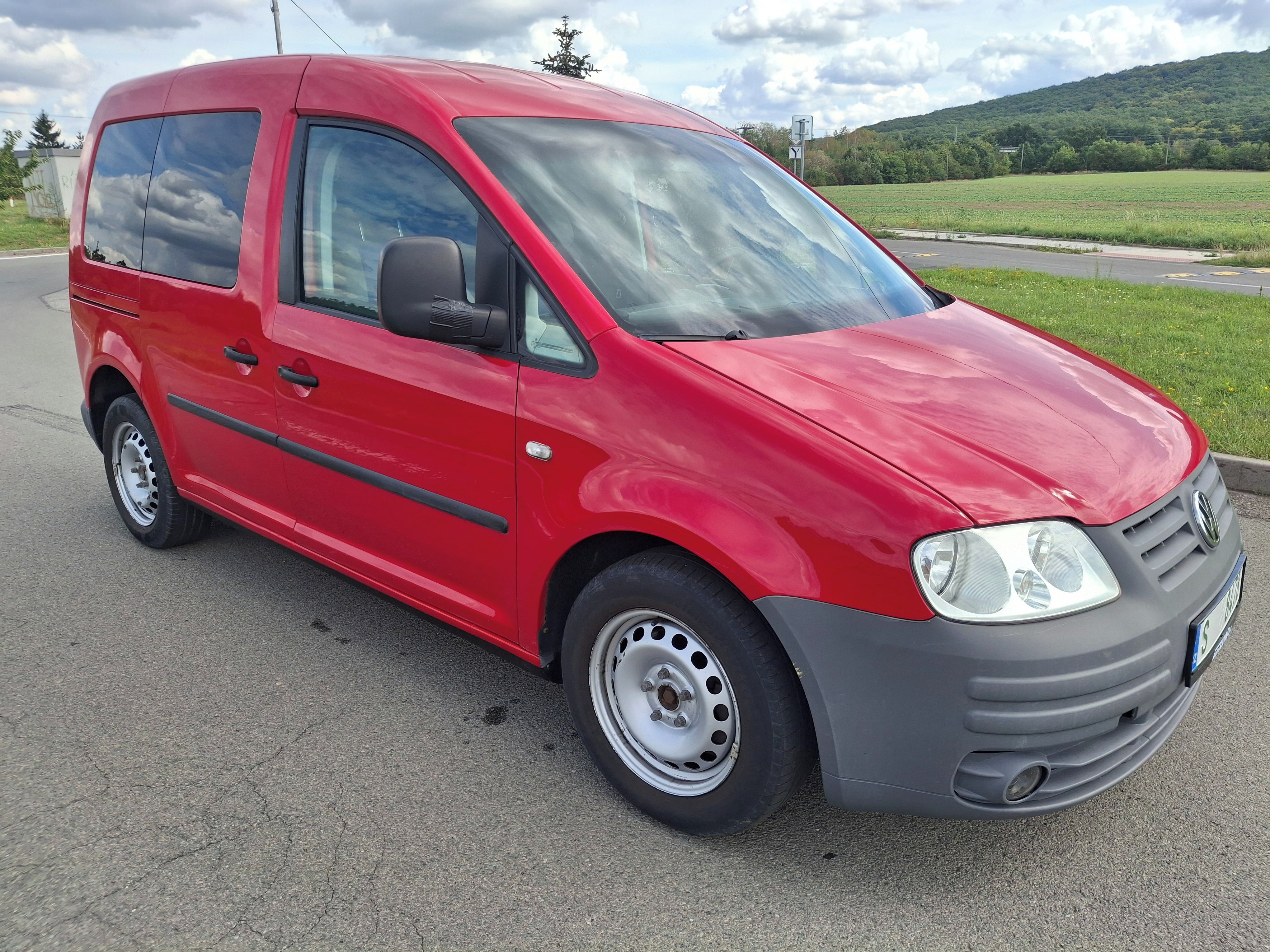 Volkswagen Caddy, LIFE 1,6 MPI 75 KW 5x SEDAČKA - fotka 3