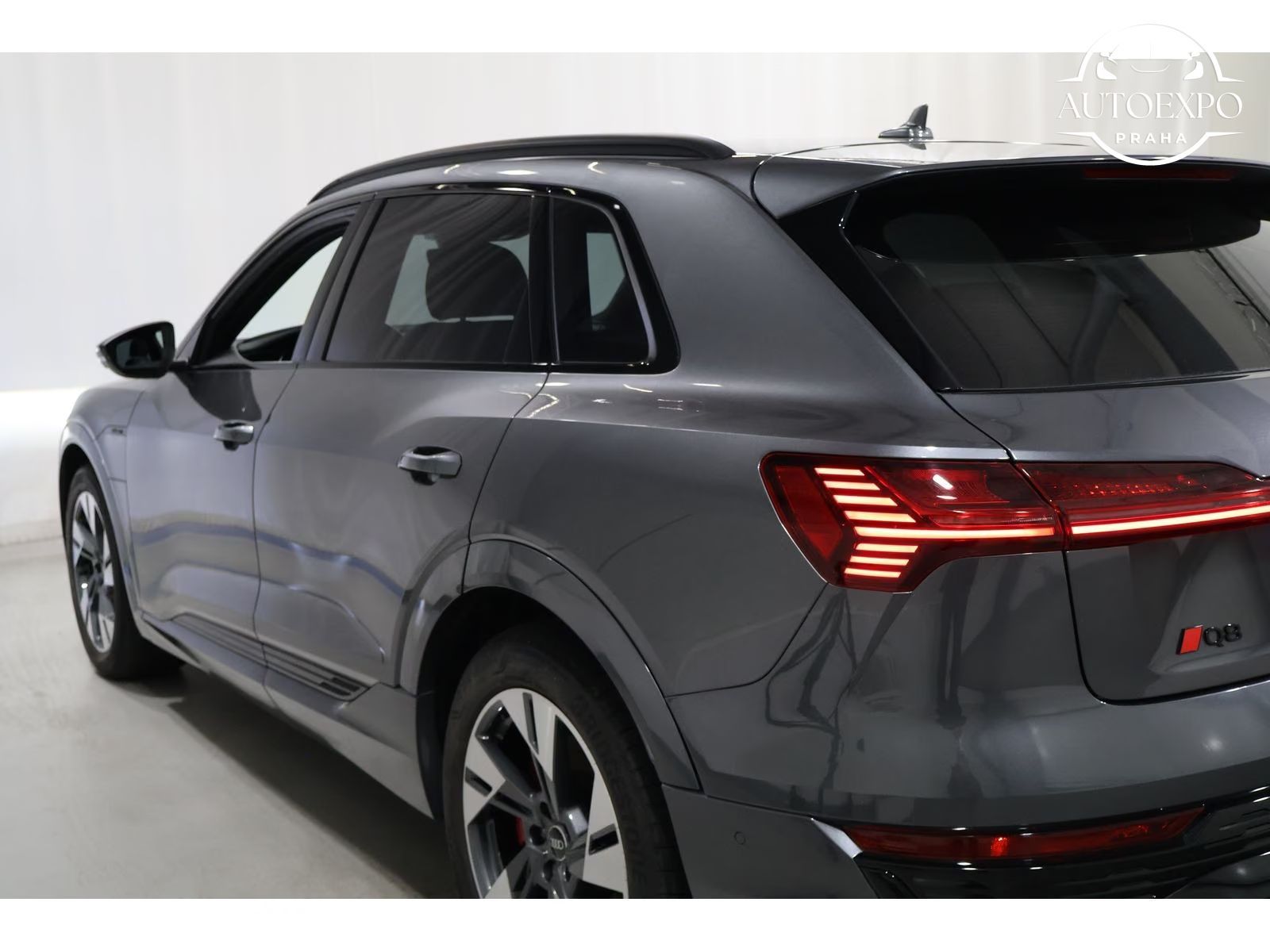 Audi Q8 e-tron, 55 quattro S line*Matrix - fotka 6