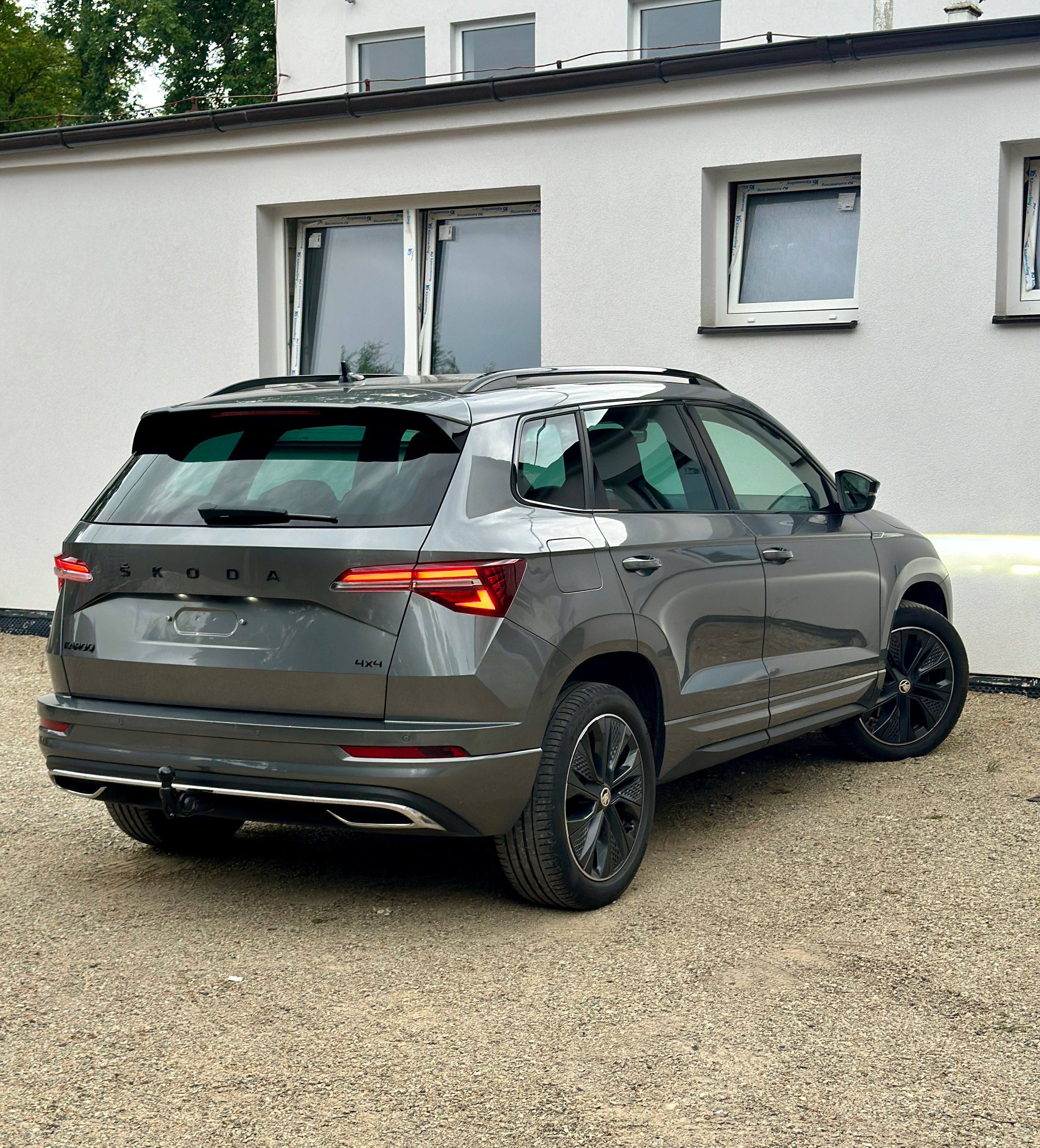 Škoda Karoq, 2.0TDi 110kW Sportline 4x4 DCC - fotka 4