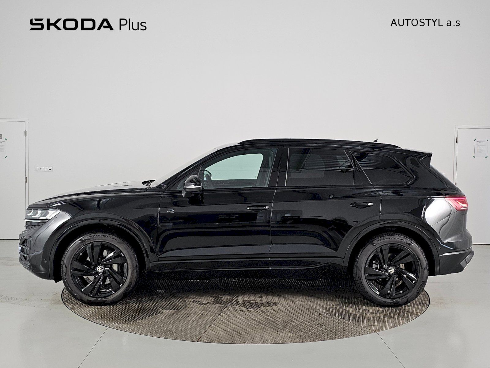 Volkswagen Touareg, 3.0TDI 4x4 210kW R-LINE - fotka 3