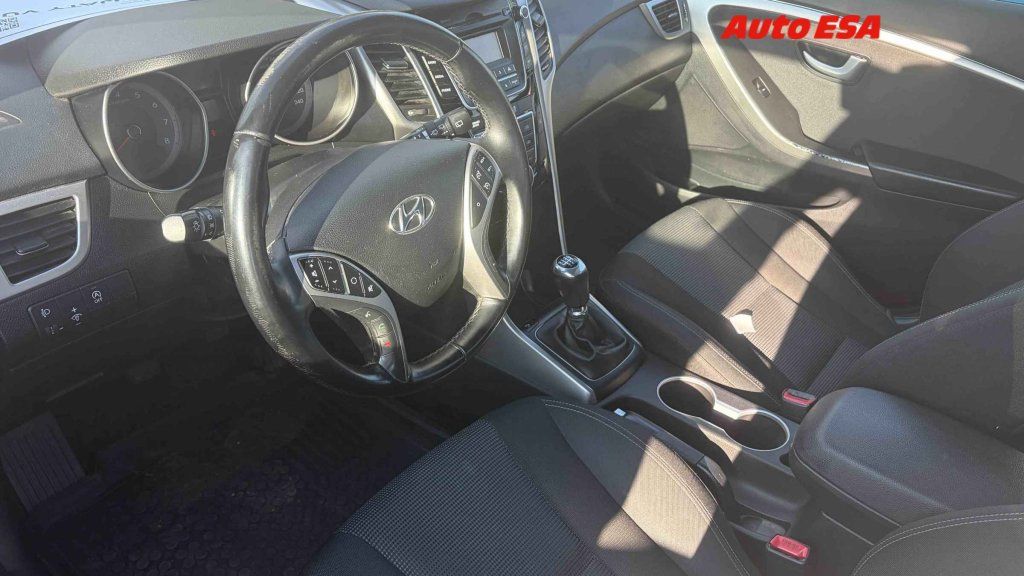 Hyundai i30, 1.6 GDi,ČR - fotka 3