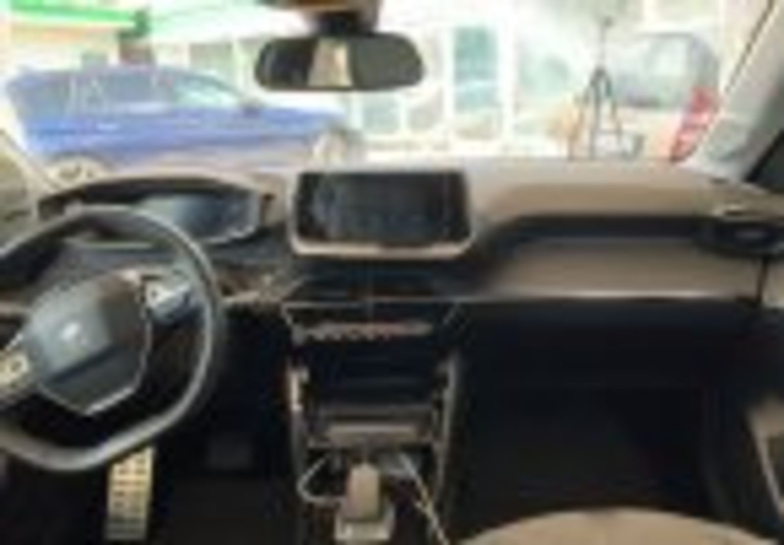 Peugeot 208, 50 kWh, Automat - fotka 3