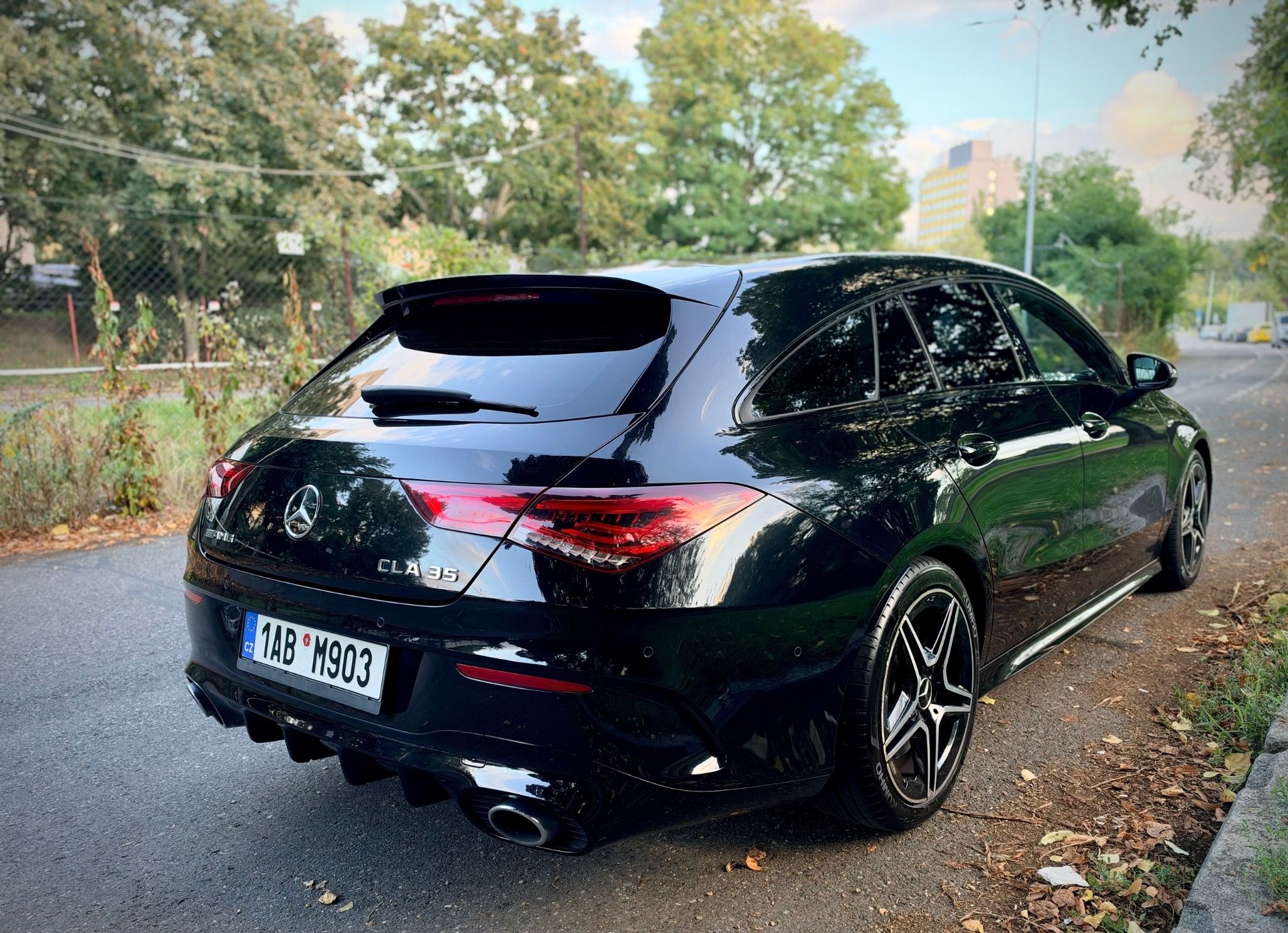 Mercedes-Benz CLA, Mercedes-AMG CLA 35 4MATIC Sho - fotka 3