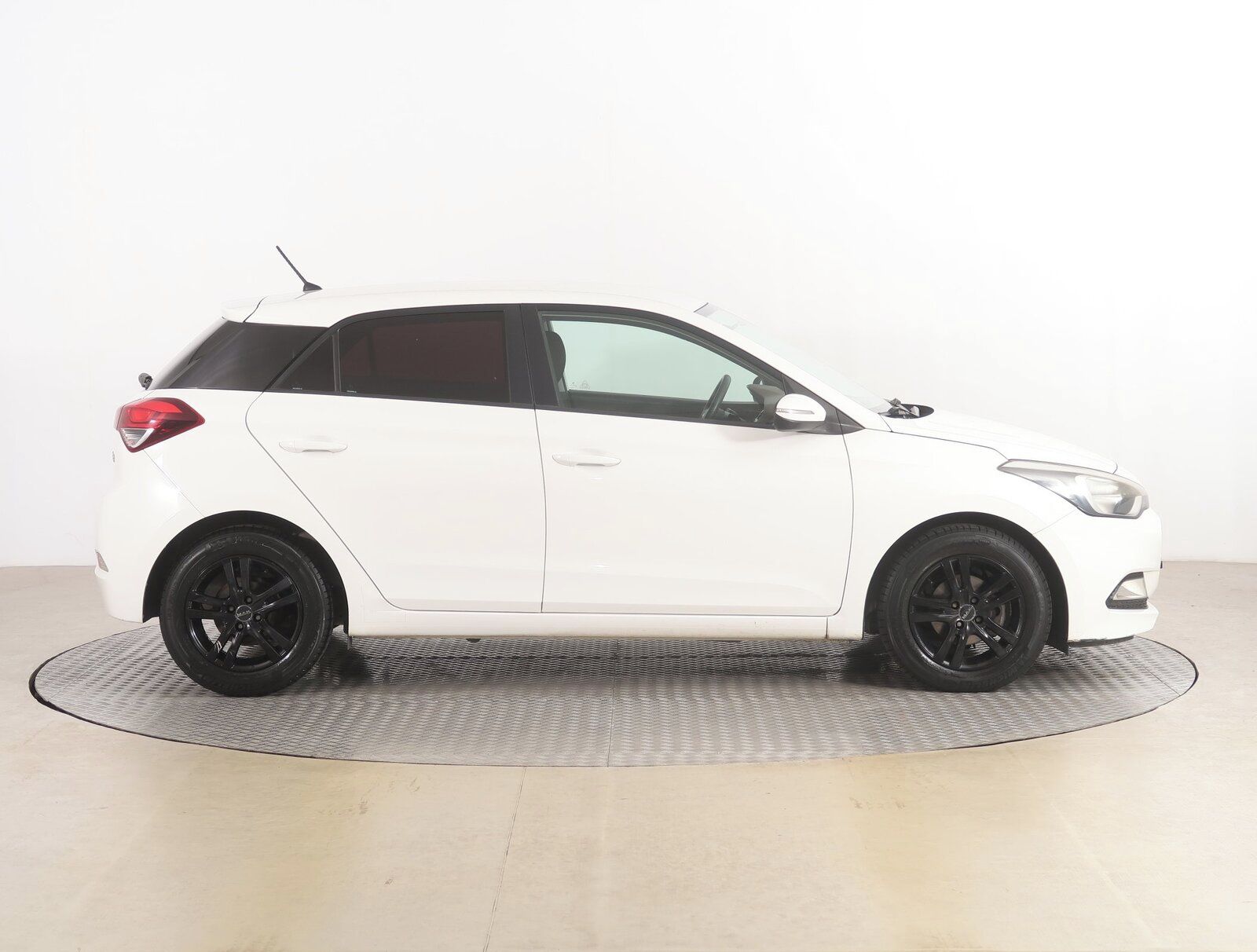 Hyundai i20, 1.2, Serv.kniha - fotka 6