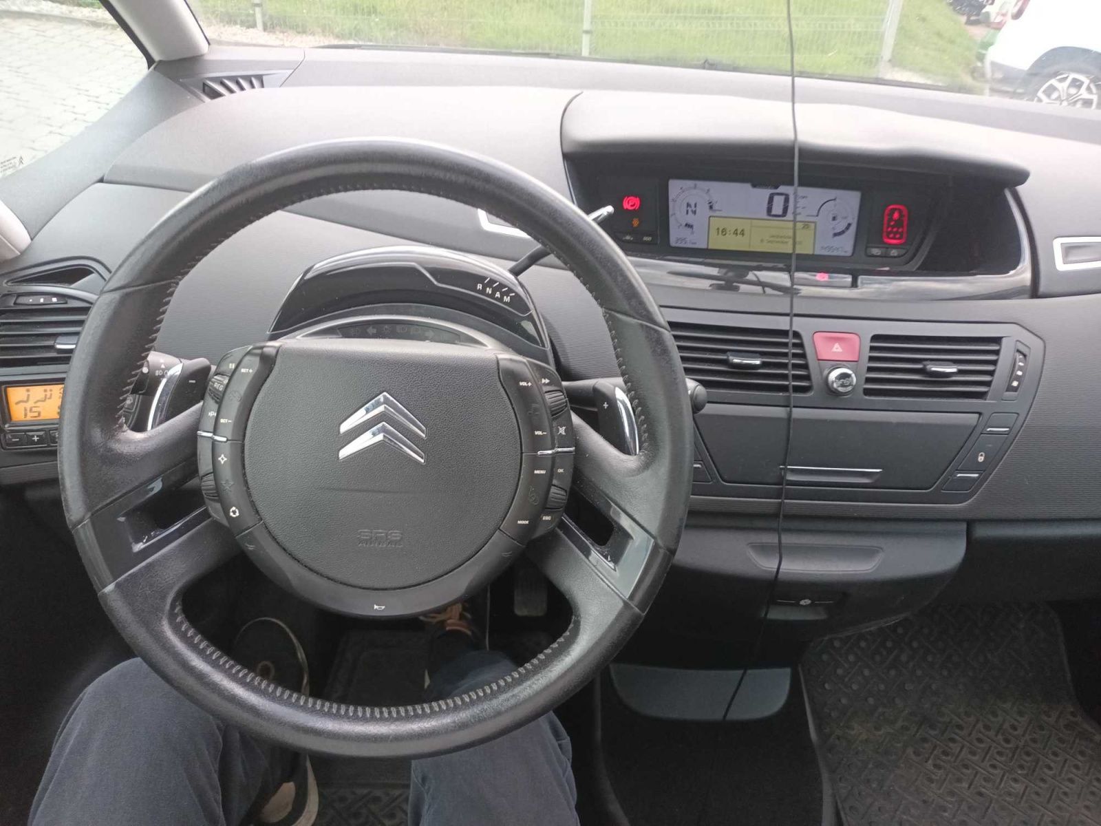 Citroën Grand C4 Picasso, 2.0 i, Automat, 7 míst - fotka 3