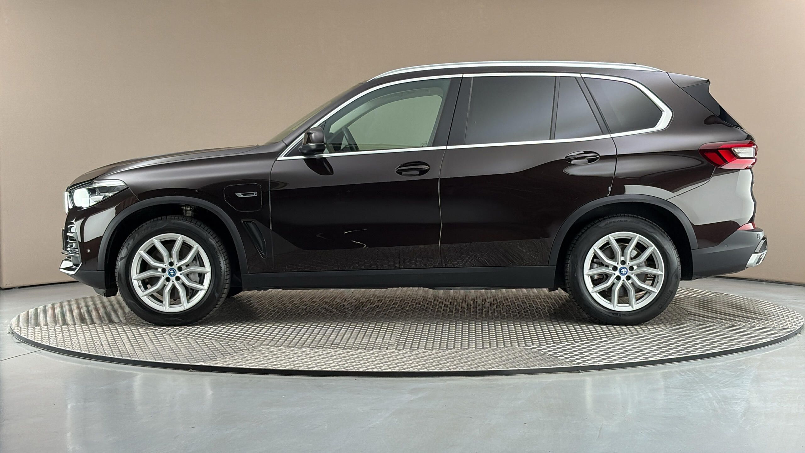 BMW X5, 45e AUT xDrive - fotka 4