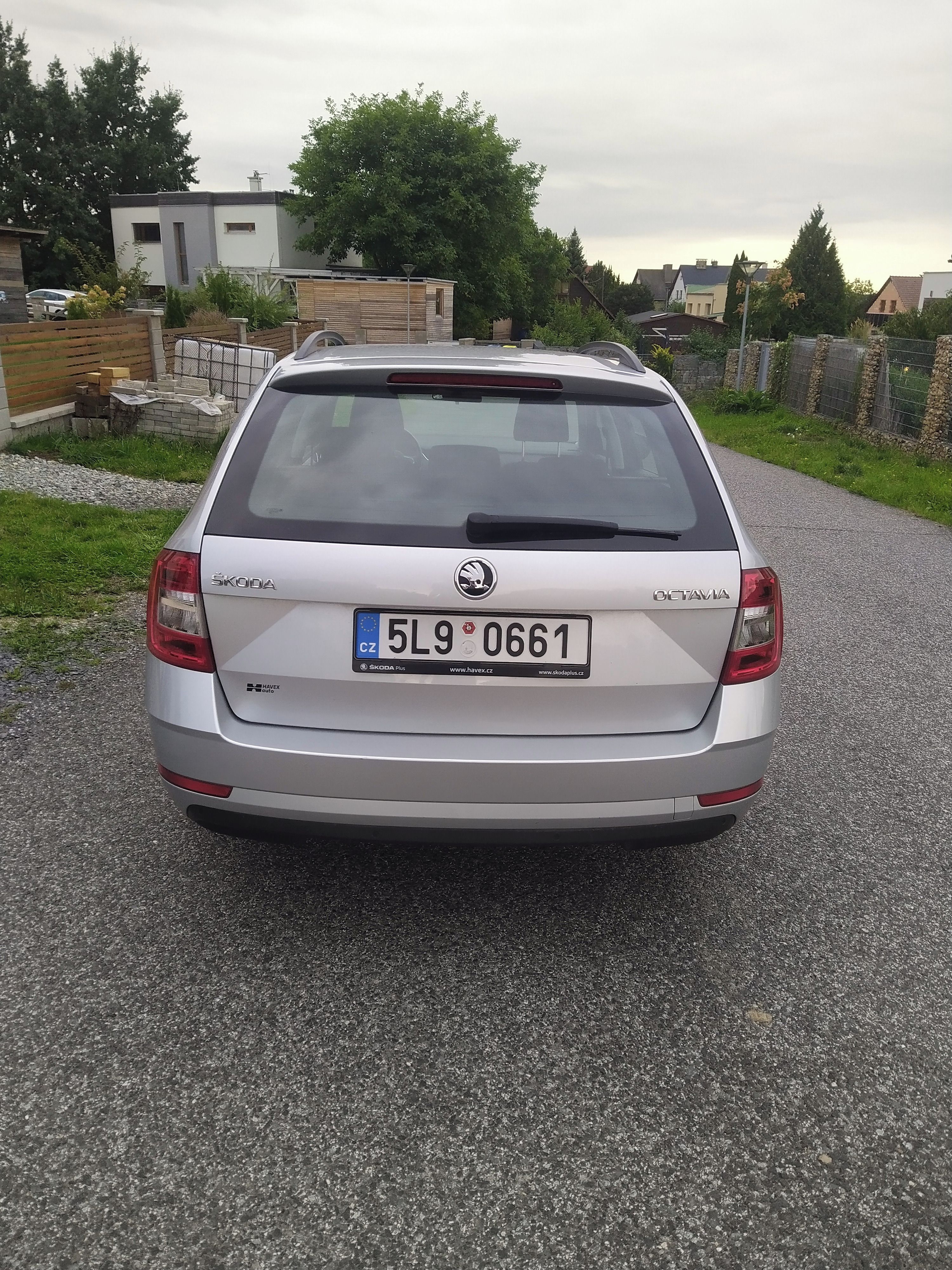 Škoda Octavia, 1.6 TDI - fotka 5