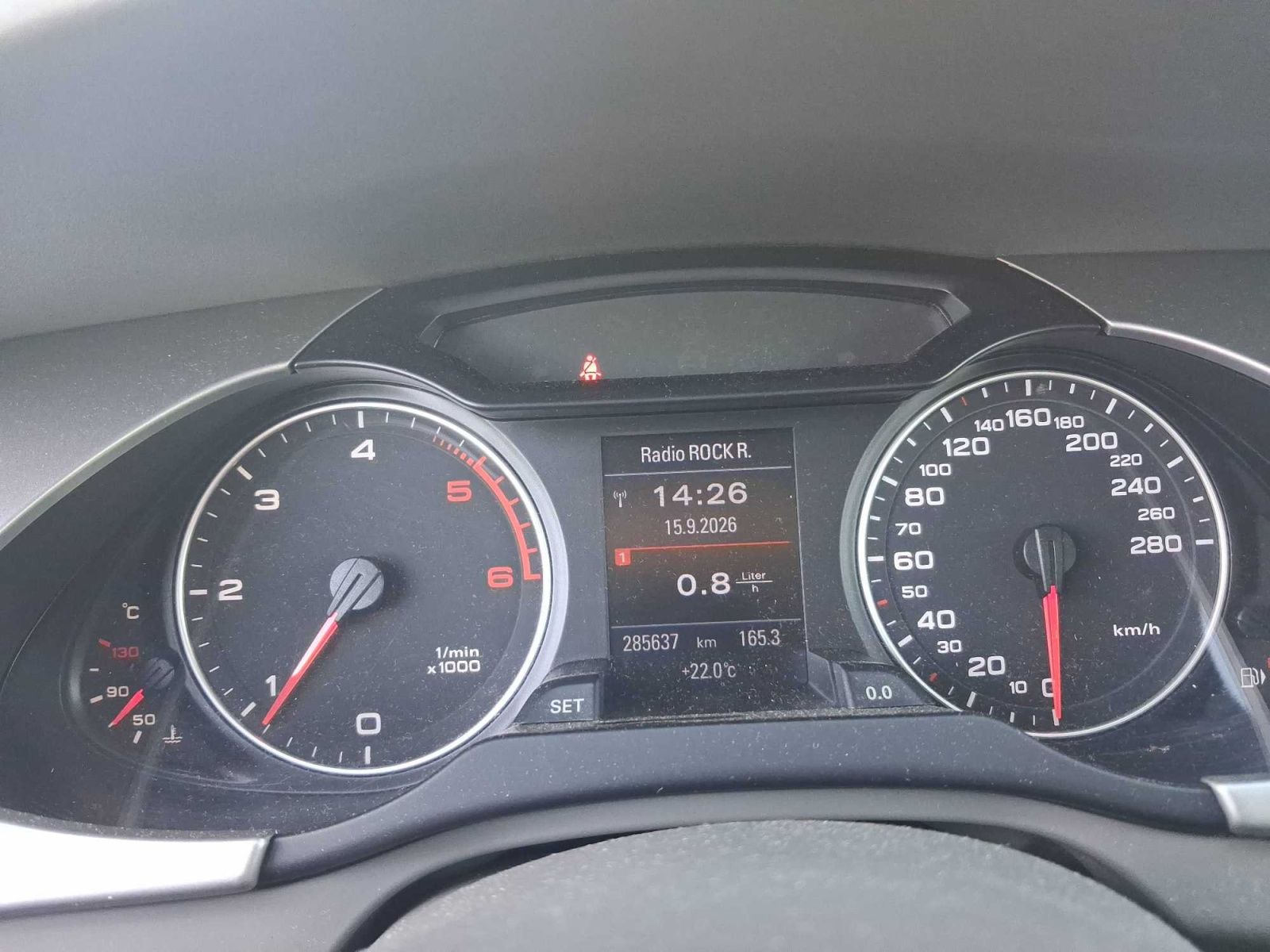 Audi A4, 2.0 TDI, Navi, Xenony - fotka 3