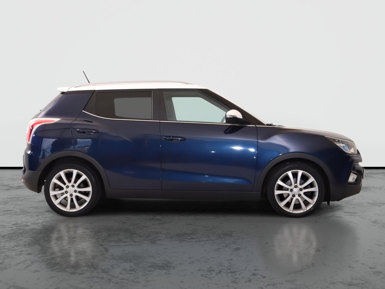 SsangYong Tivoli, 1.6 e-XGi, Automat, Serv.kniha - fotka 6