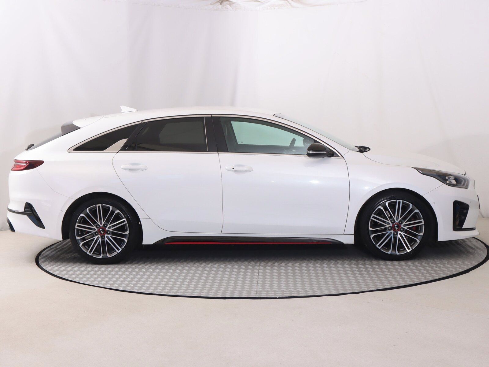Kia ProCeed, GT 1.6 T-GDI, Automat - fotka 6