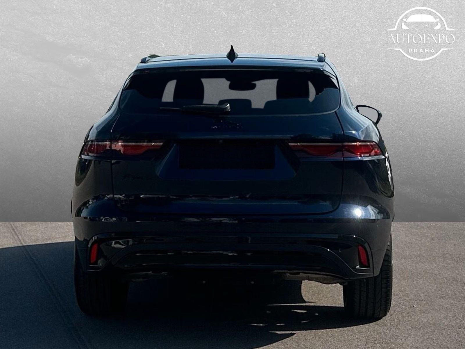 Jaguar F-Pace, P250 R-DYNAMIC SE AWD * - fotka 4