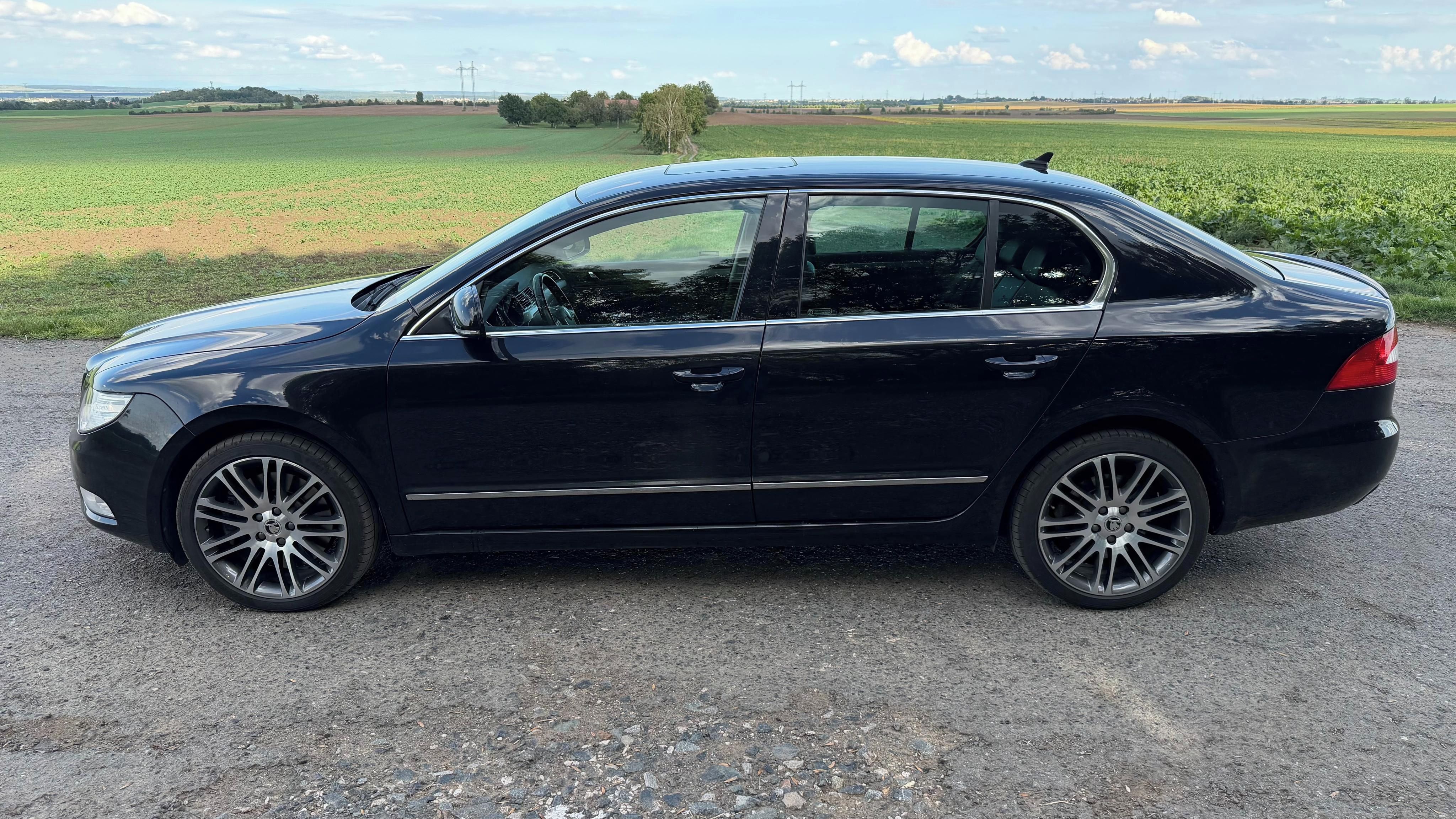 Škoda Superb, Elegance V6 191 kW DSG, 4x4 - Image 4