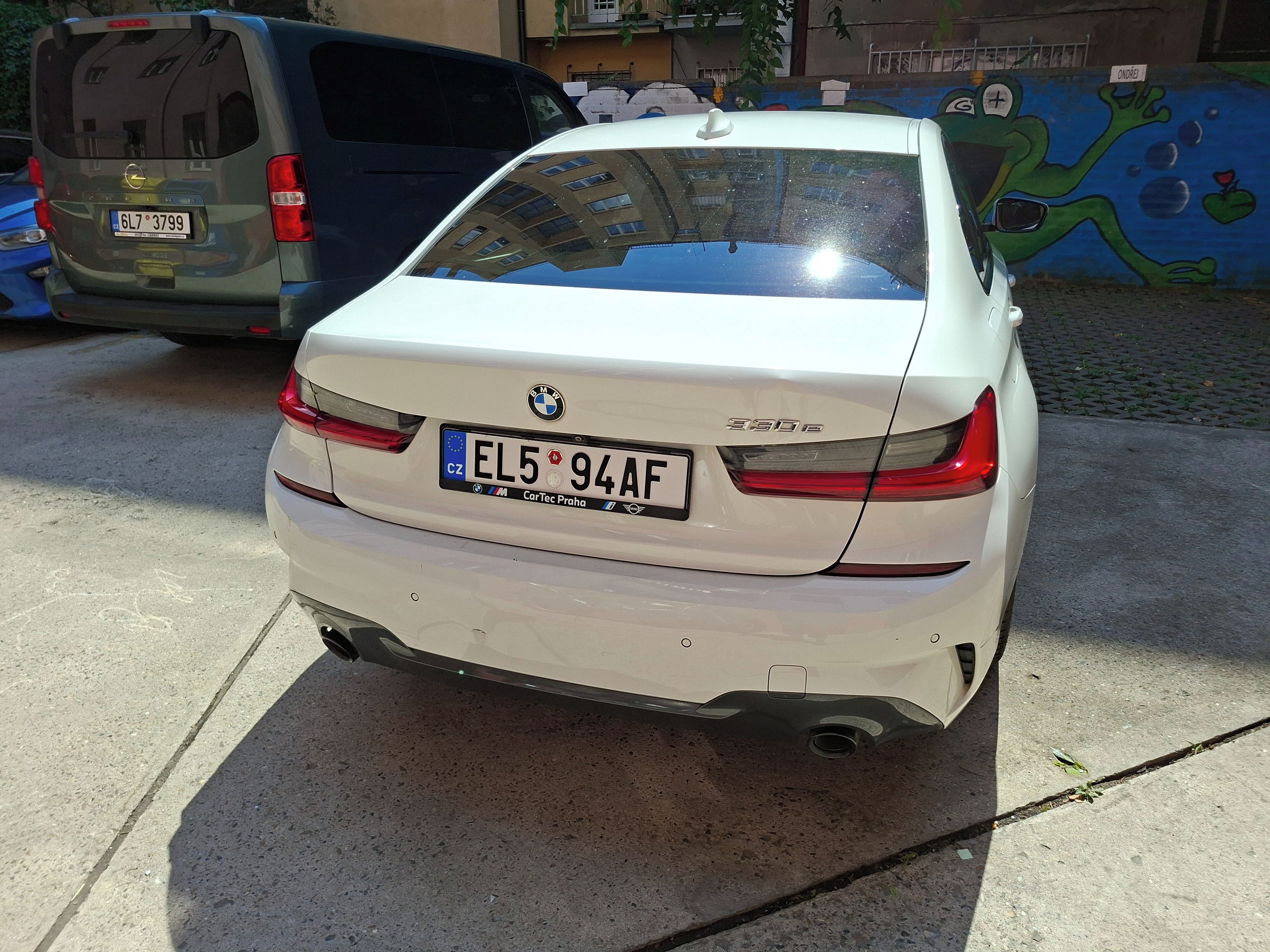 BMW Řada 3, BMW 330e - fotka 5