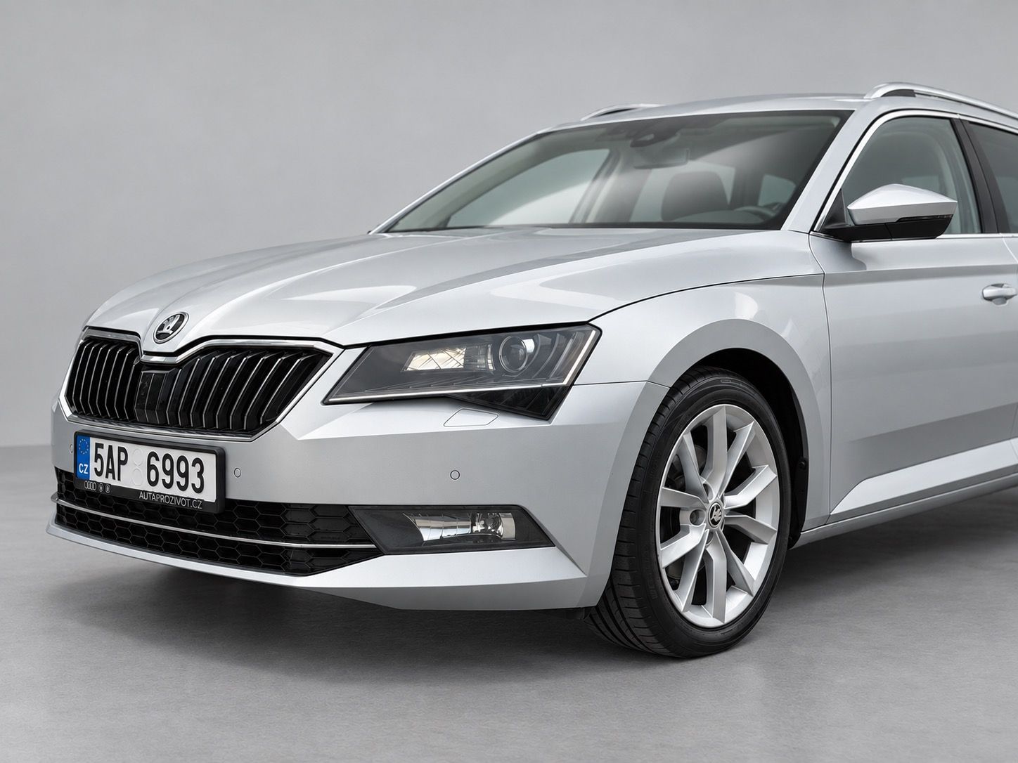 Škoda Superb, Combi 2.0 TDI 110 kW Style 4x4 - fotka 3