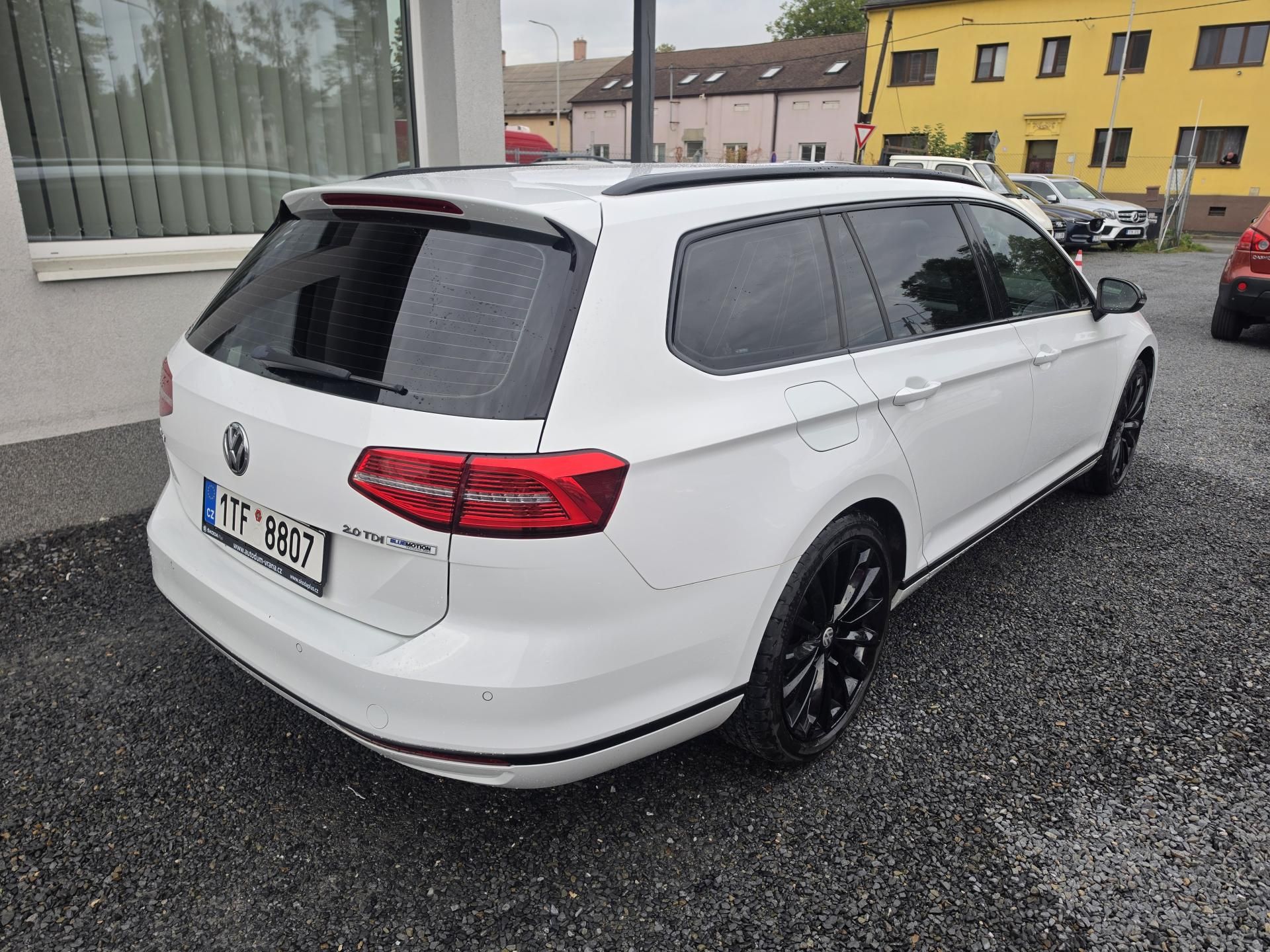 Volkswagen Passat, 2.0 TDI DSG Night Paket - fotka 4