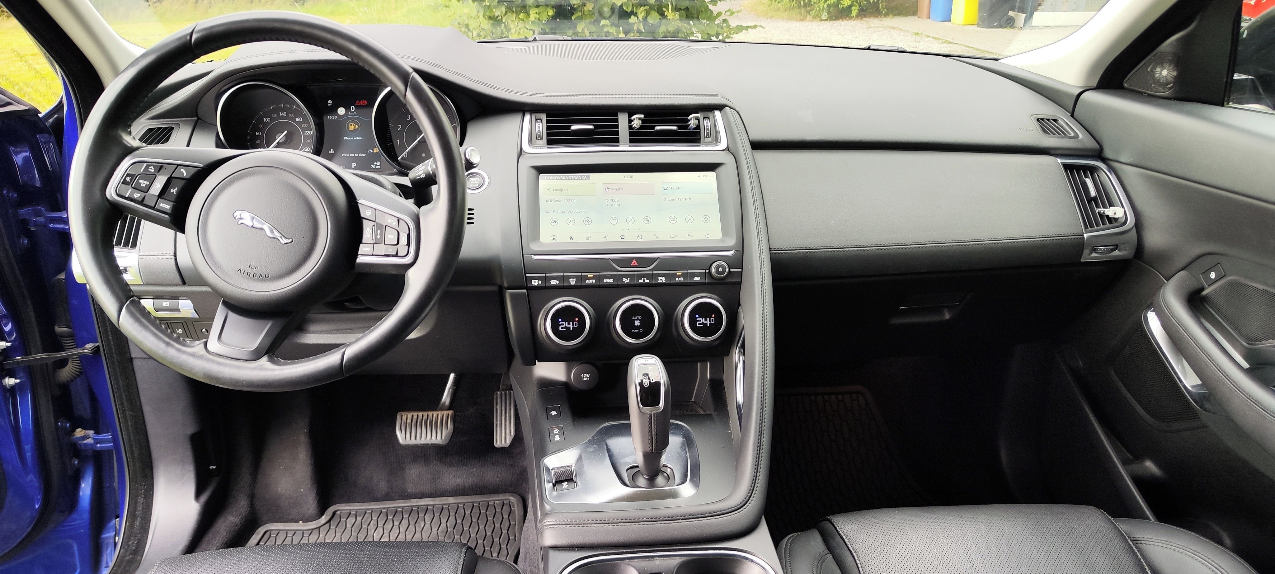 Jaguar E-Pace, CZ, 1.majitel, 65.000km - fotka 6