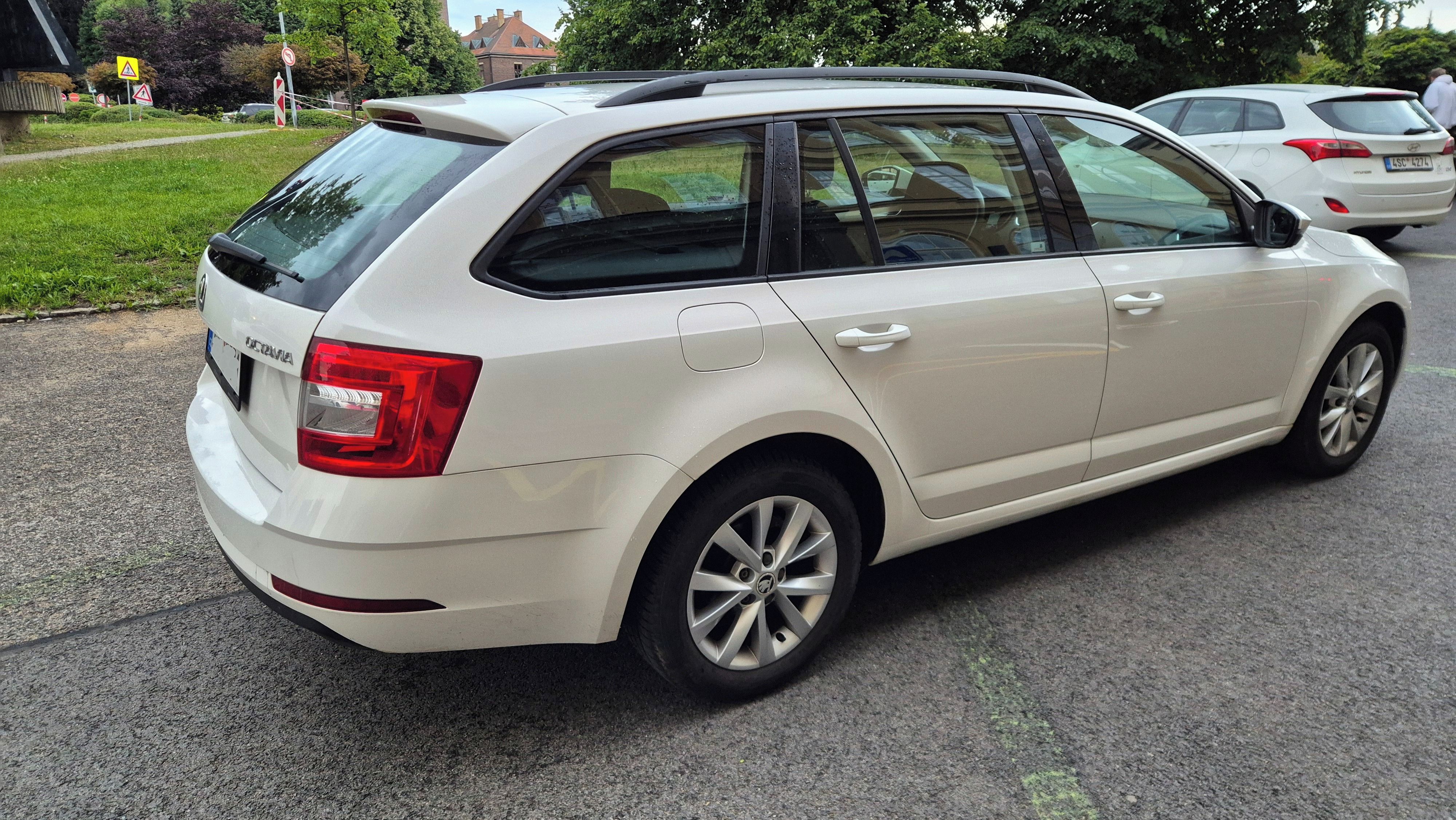 Škoda Octavia, 1.6 TDI - 72 tis. km - fotka 3