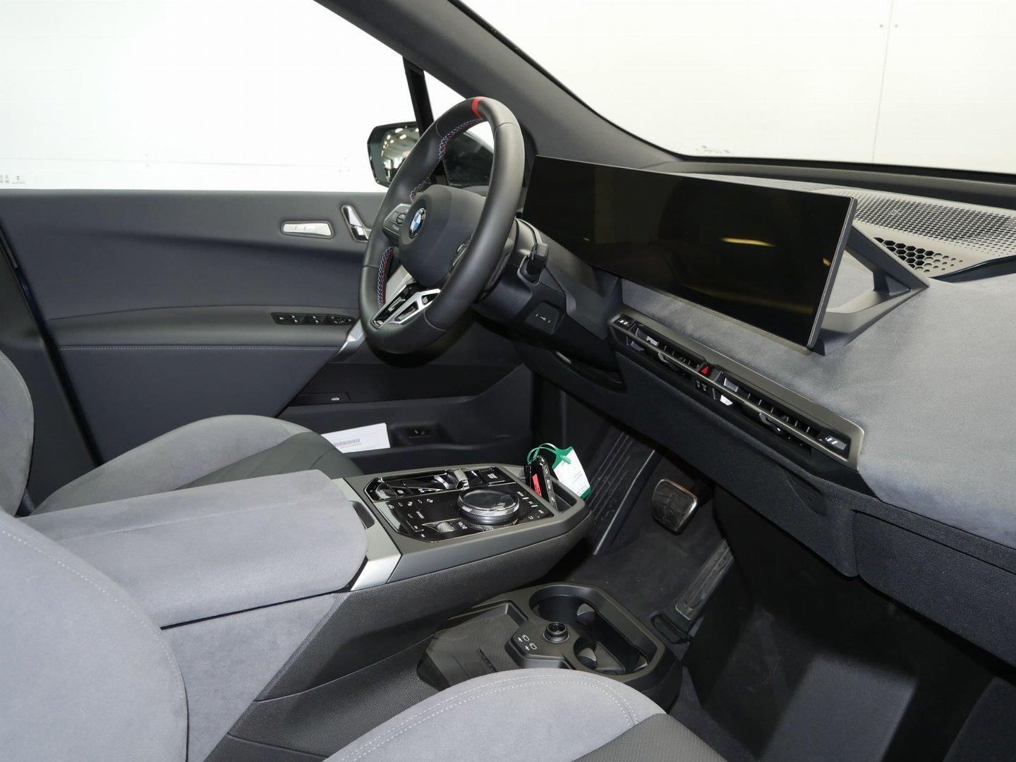 BMW iX, iX M70 xDrive - fotka 5